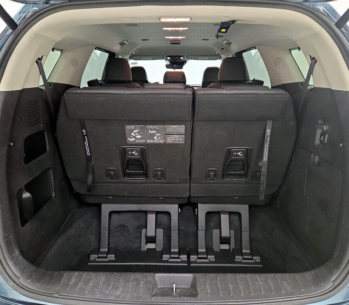 Trunk/Cargo (Seats Up)