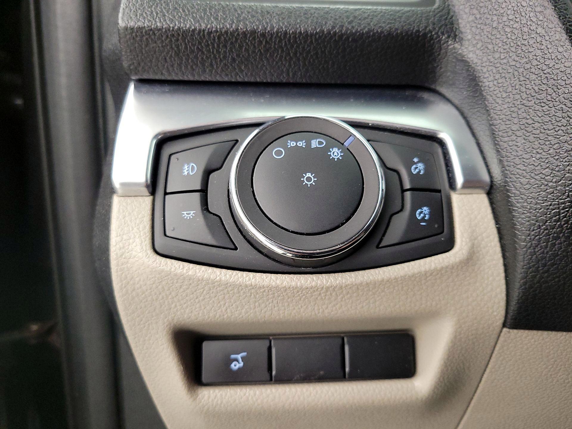 Thumbnail: 2019 Ford Explorer - 13