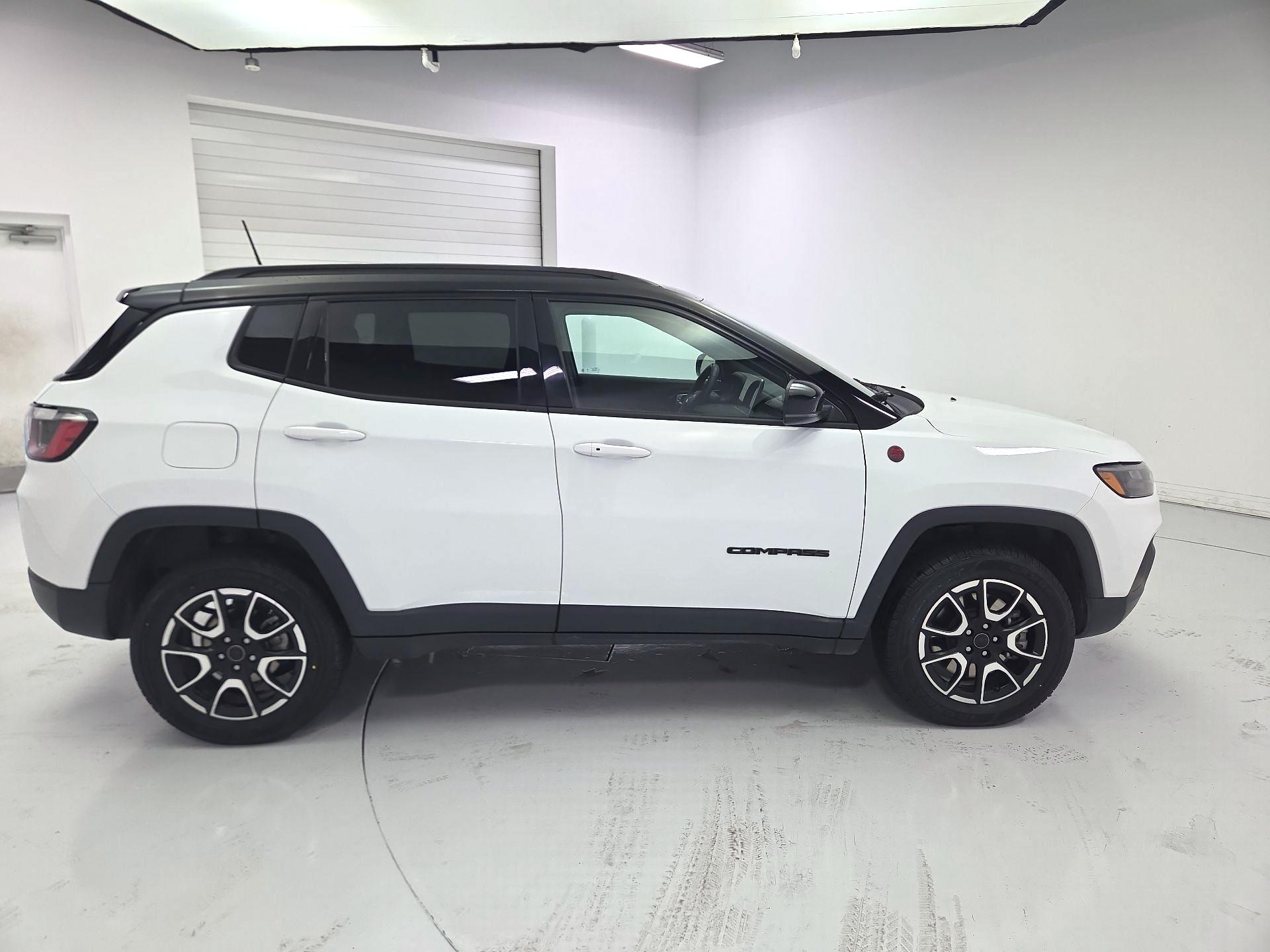 Thumbnail: 2025 Jeep Compass - 4