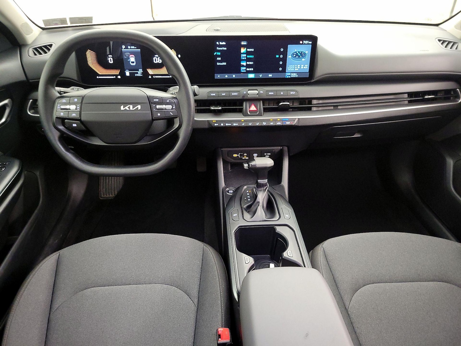 2025 Kia K4 LXS - Photo 10
