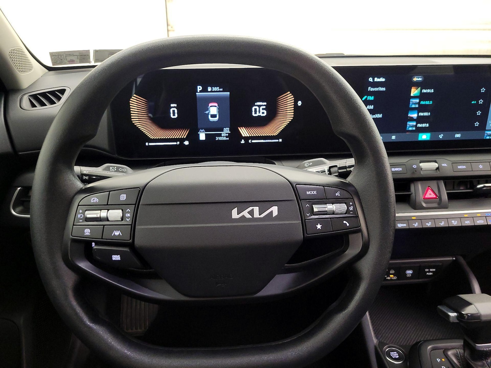 2025 Kia K4 LXS - Photo 11