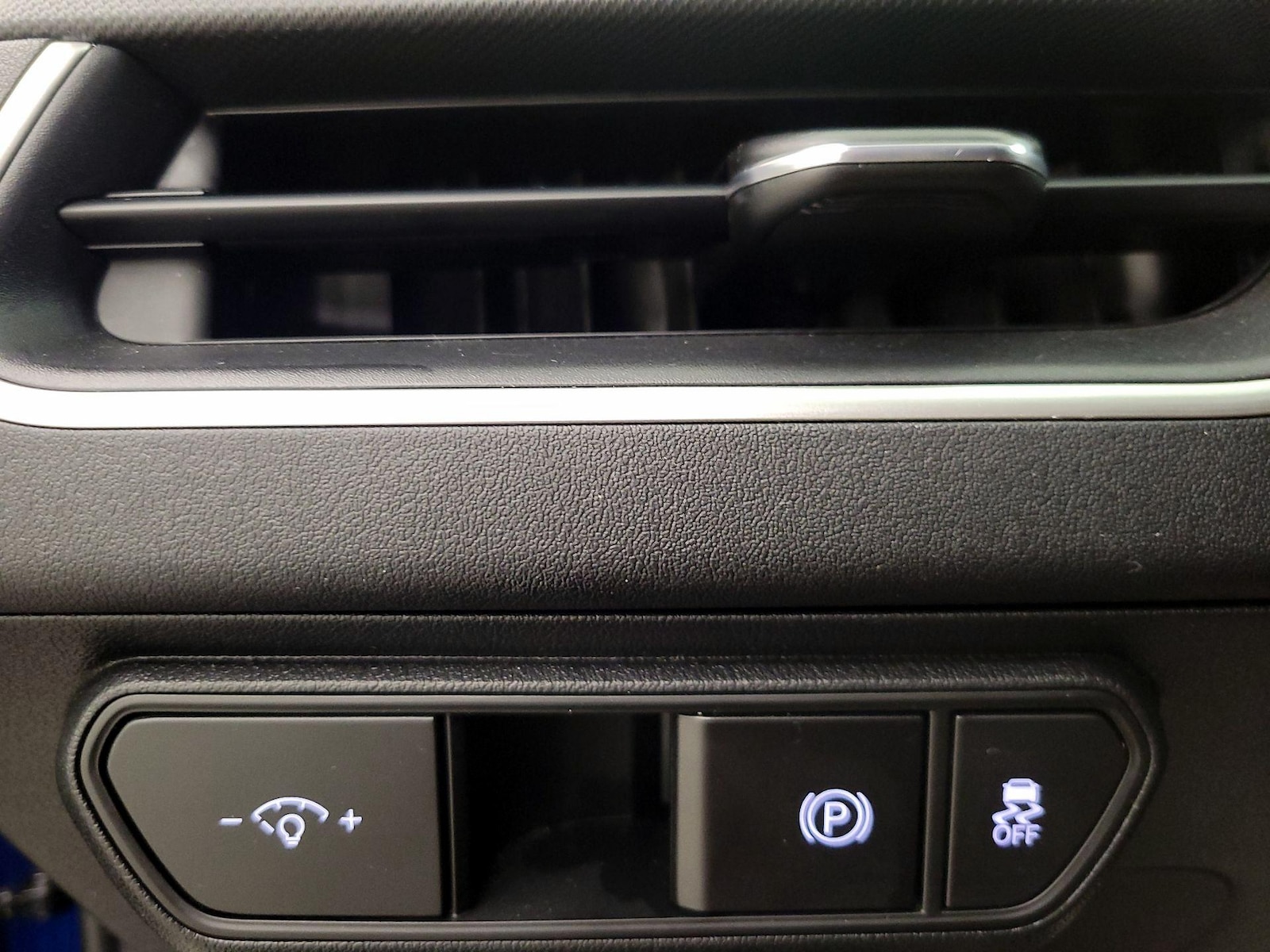 2025 Kia K4 LXS - Photo 14