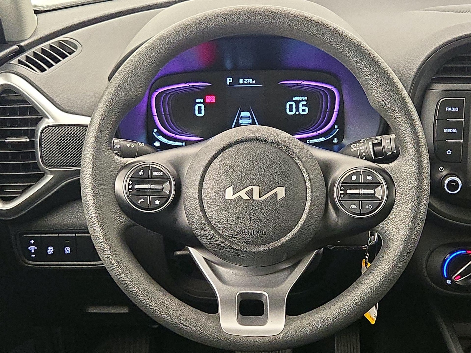 2025 Kia Soul LX - Photo 11