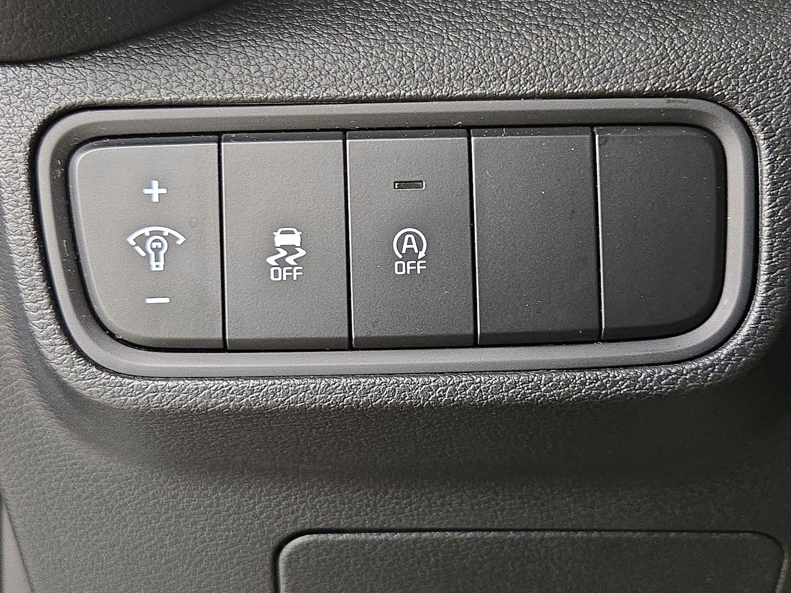 2025 Kia Soul LX - Photo 14