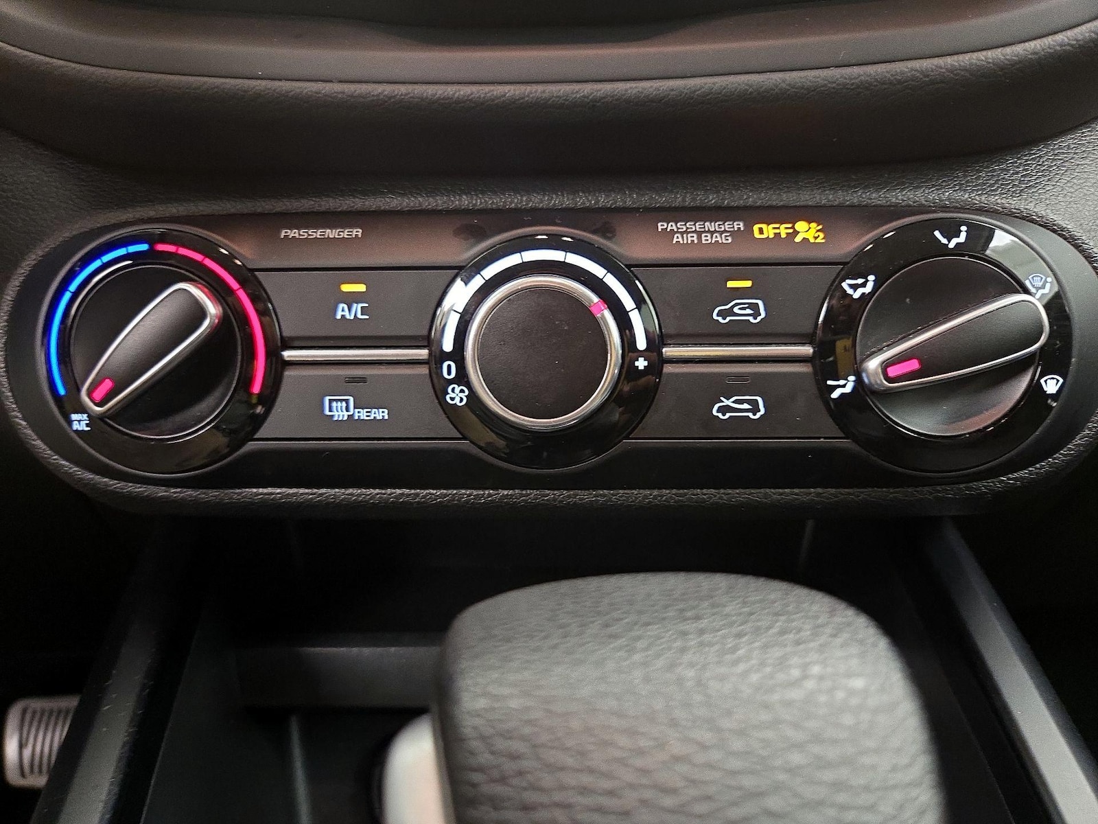 2025 Kia Soul LX - Photo 17
