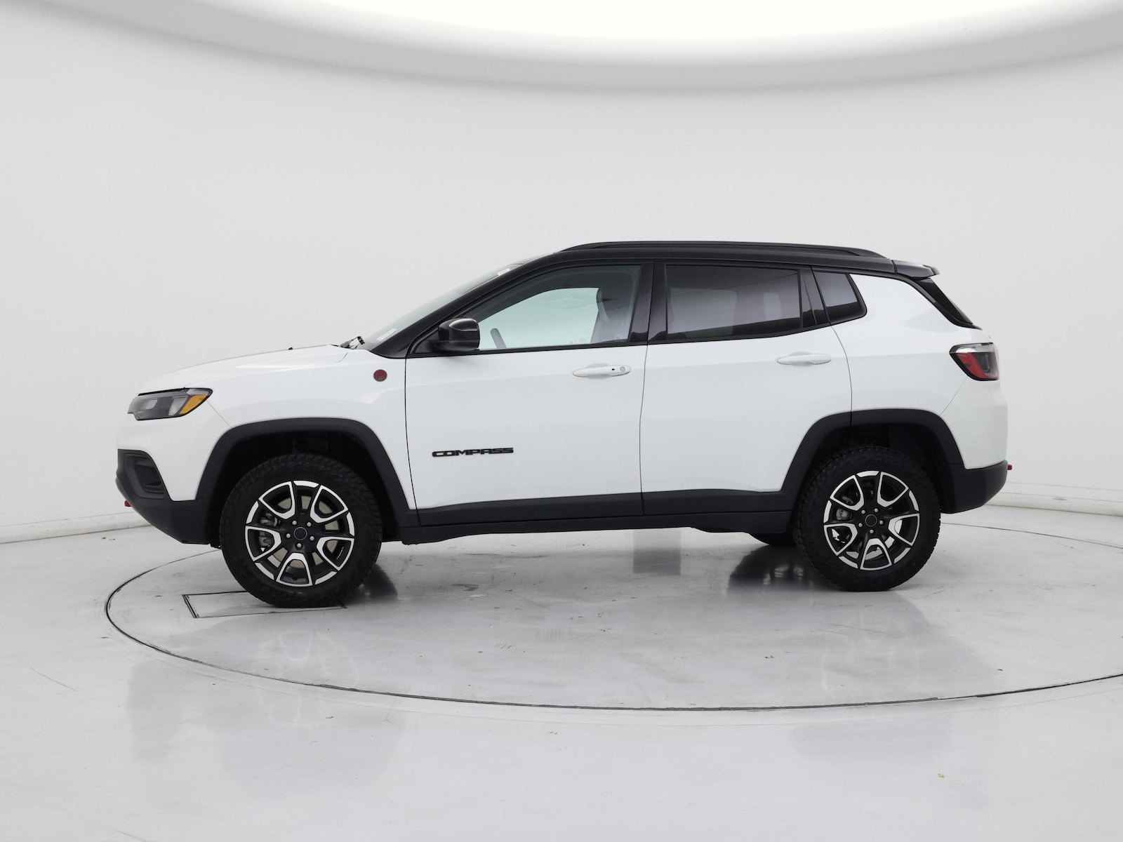 2025 Jeep Compass Trailhawk - Photo 4