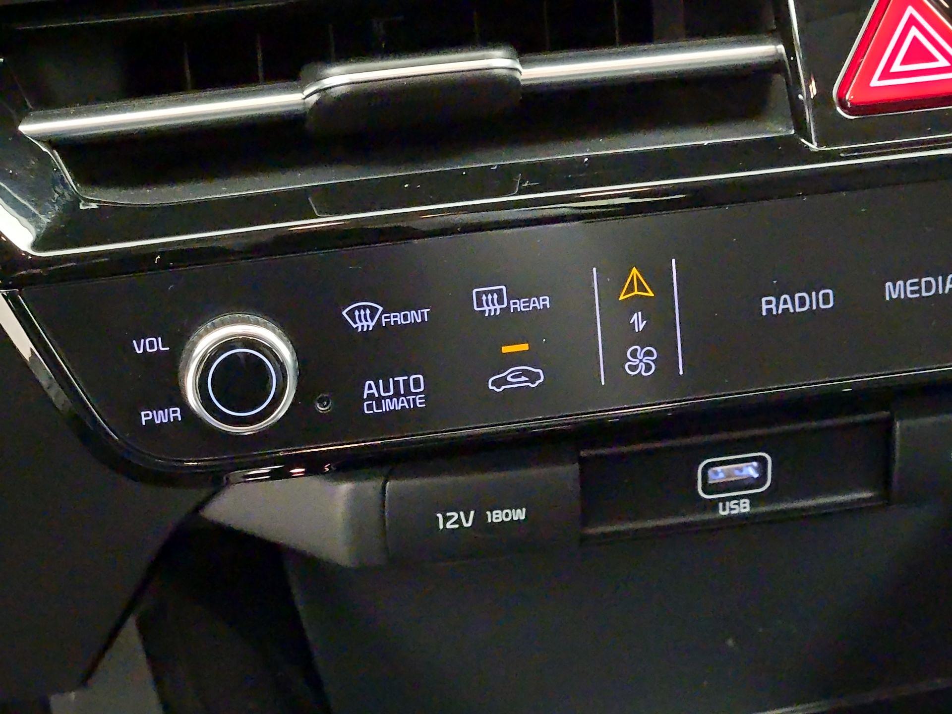 Thumbnail: 2026 Kia Niro - 16
