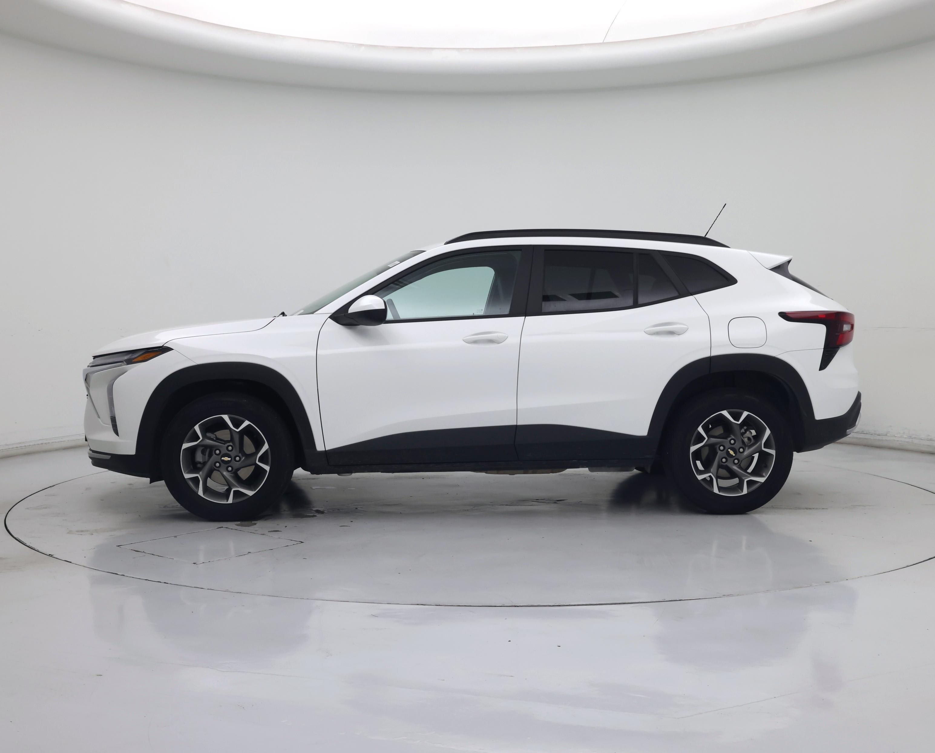 Thumbnail: 2025 Chevrolet Trax - 3