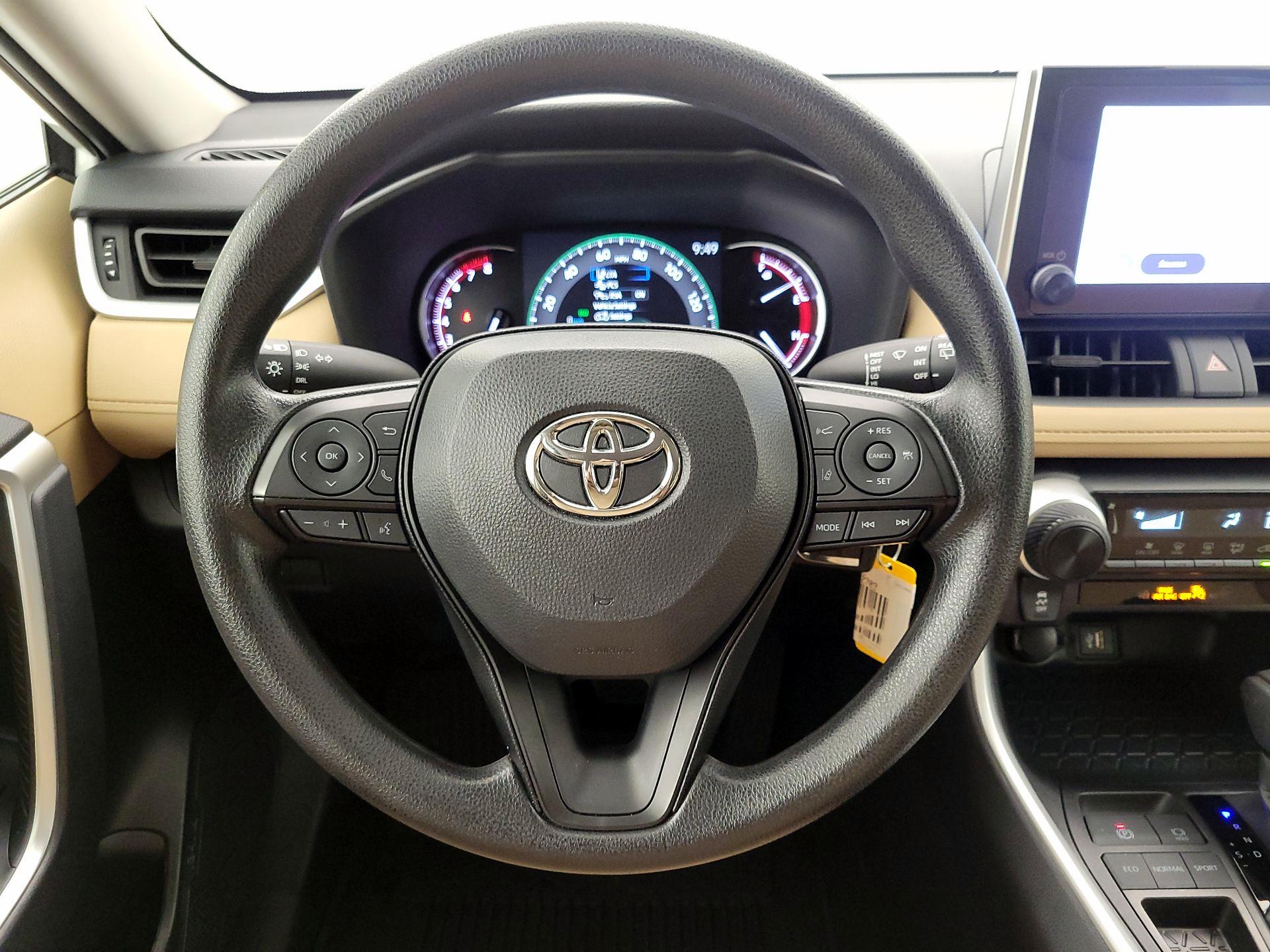 Thumbnail: 2025 Toyota RAV4 - 10