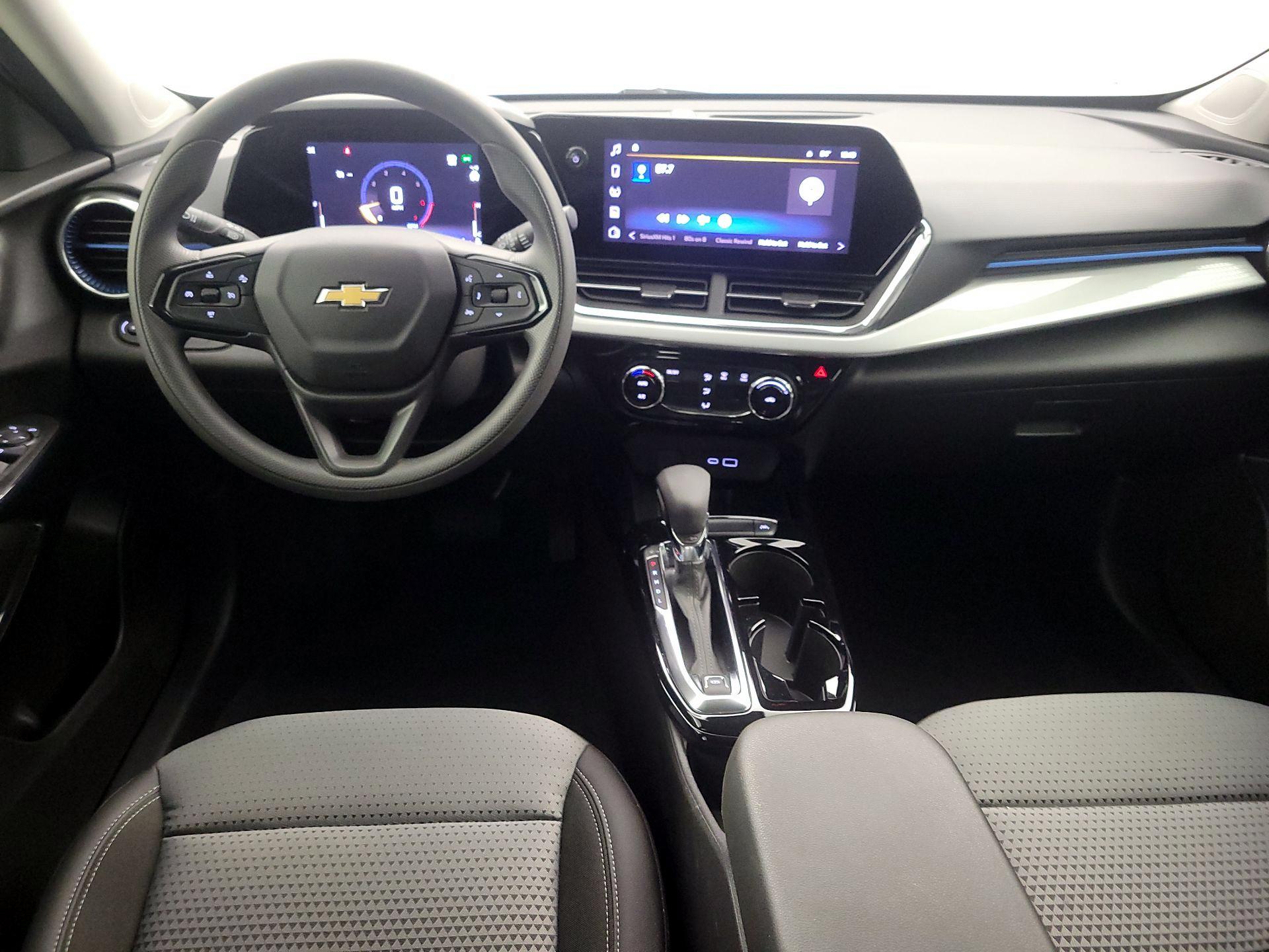 Thumbnail: 2025 Chevrolet Trax - 9