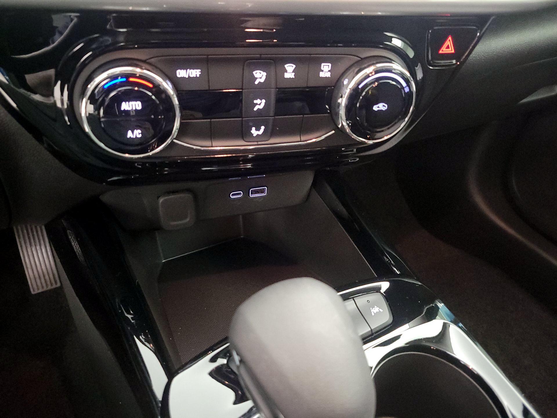 Thumbnail: 2025 Chevrolet Trax - 16
