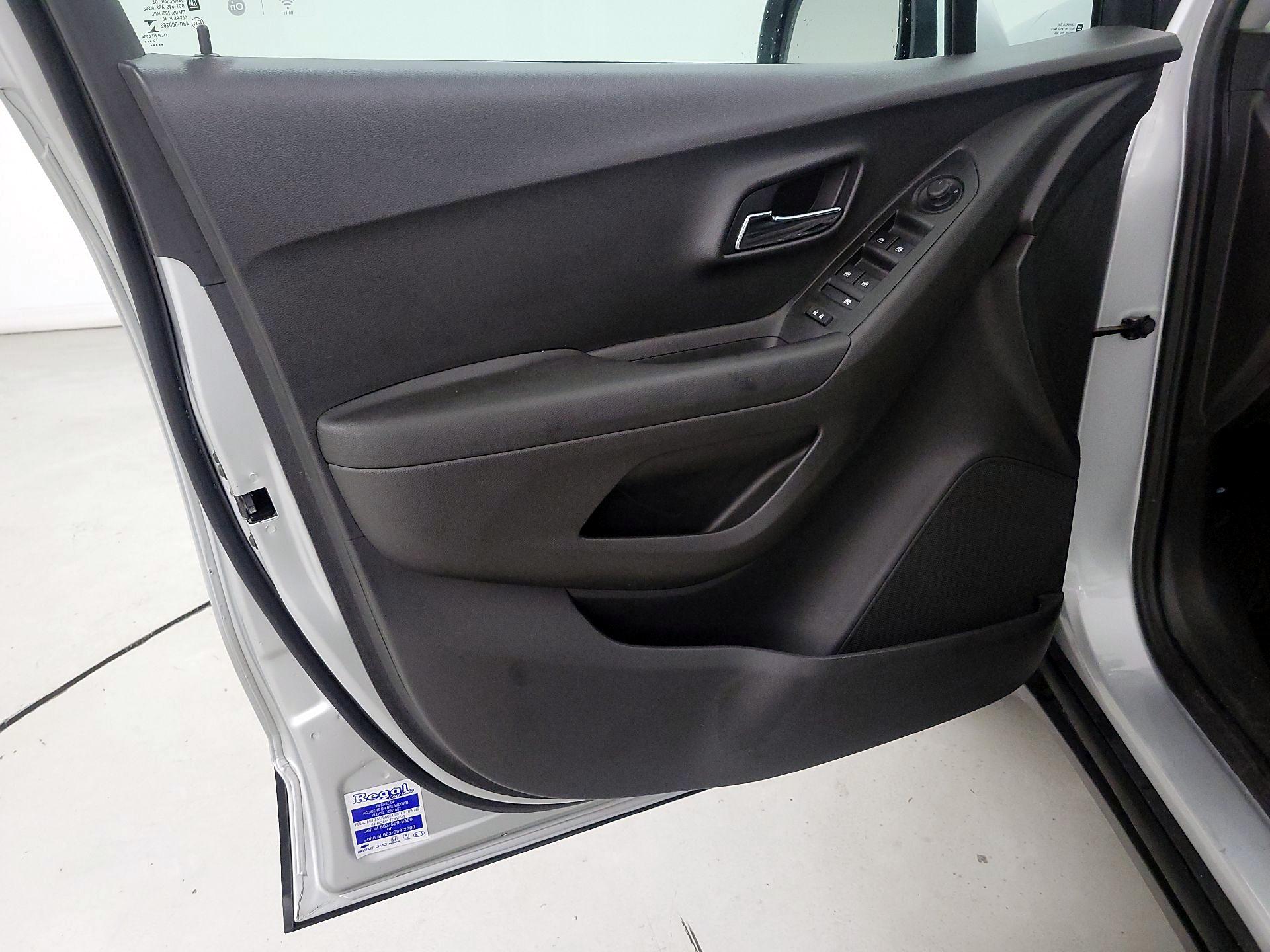 Thumbnail: 2020 Chevrolet Trax - 12