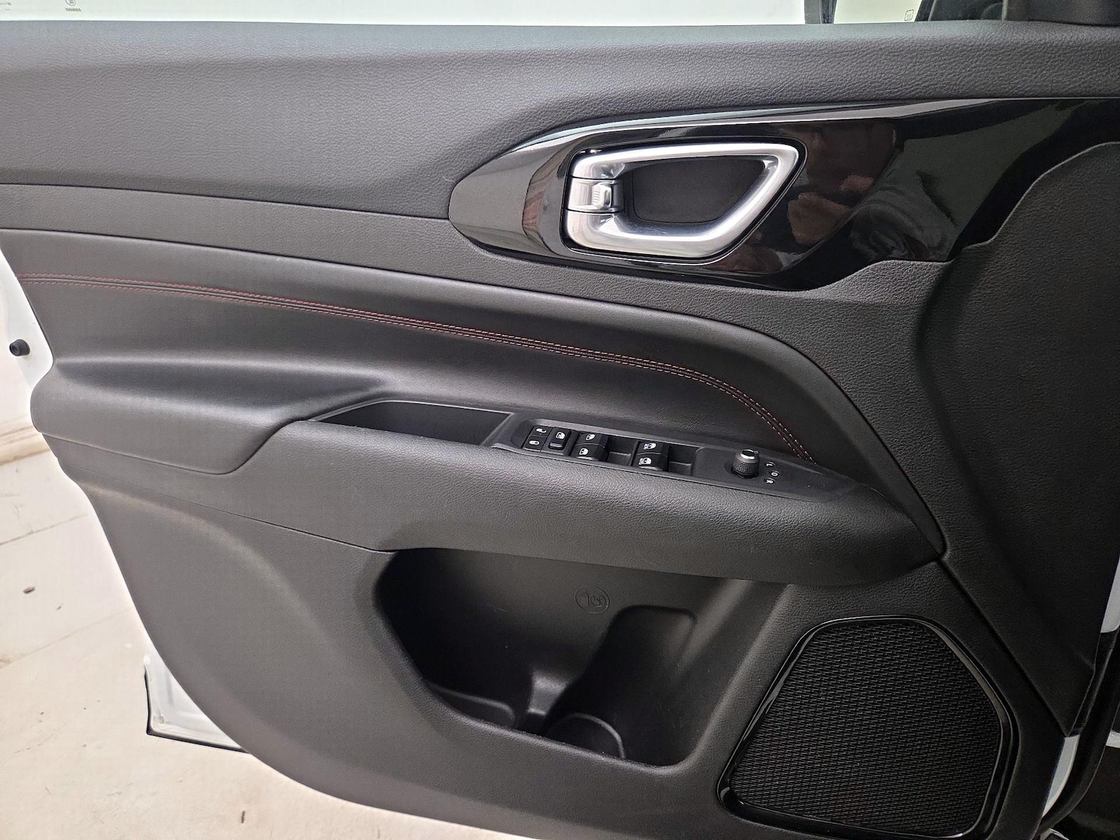 2025 Jeep Compass Trailhawk - Photo 13