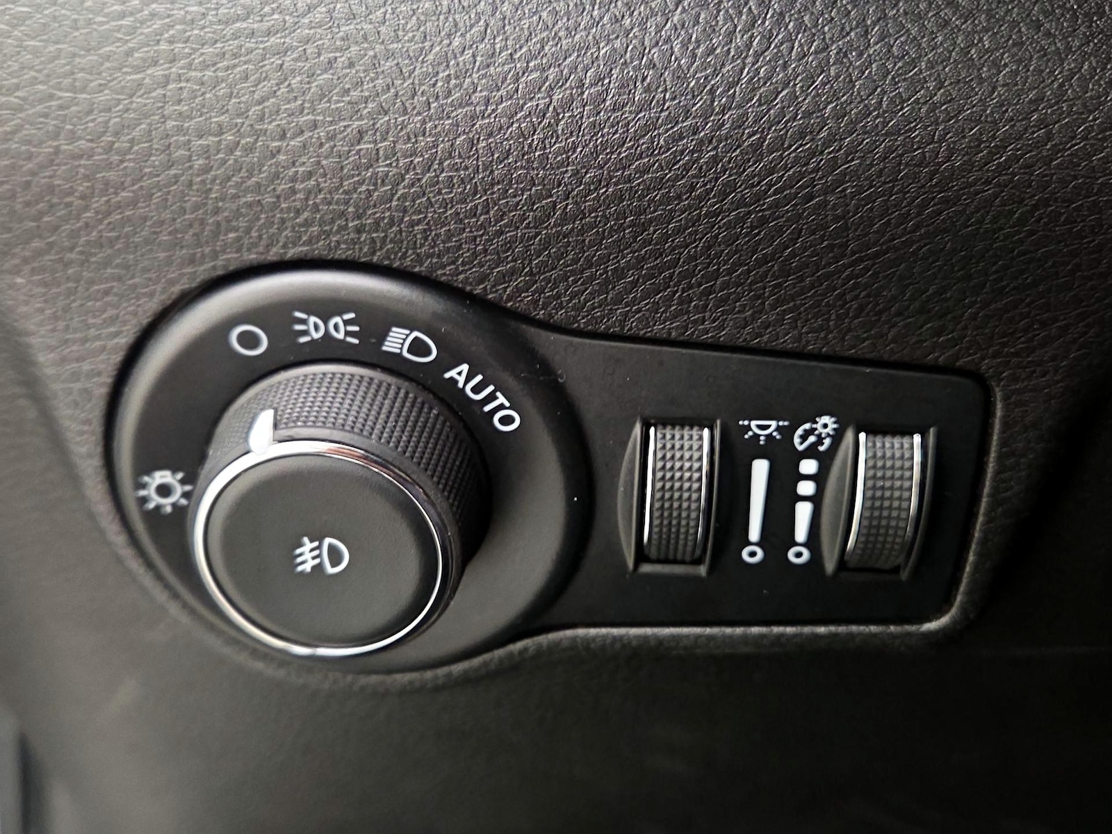 2025 Jeep Compass Trailhawk - Photo 14
