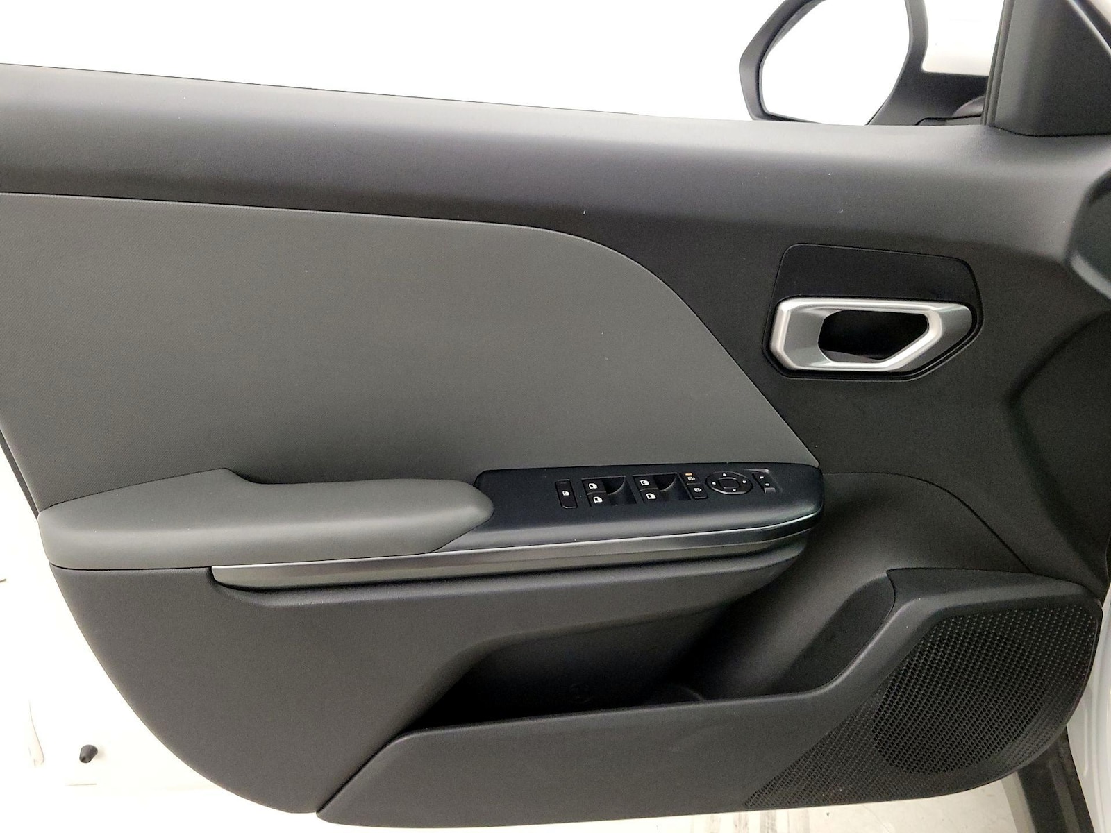 2025 Kia K4 LXS - Photo 13