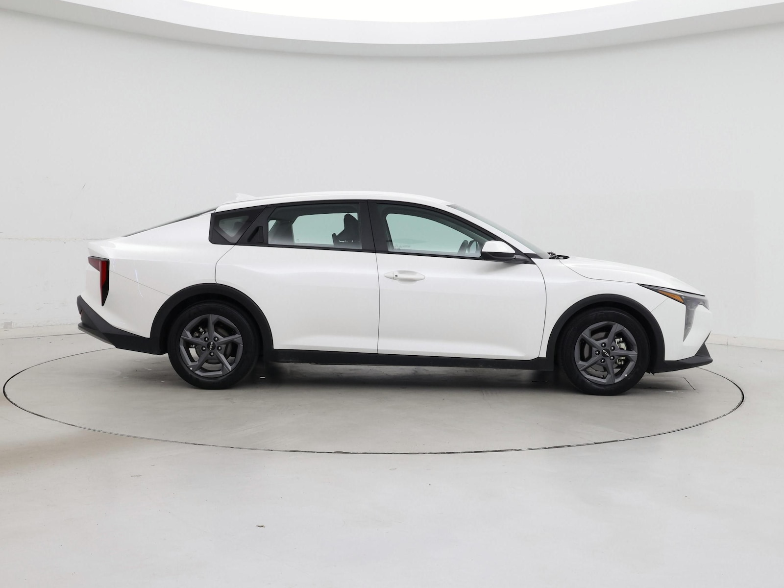 2025 Kia K4 LXS - Photo 8