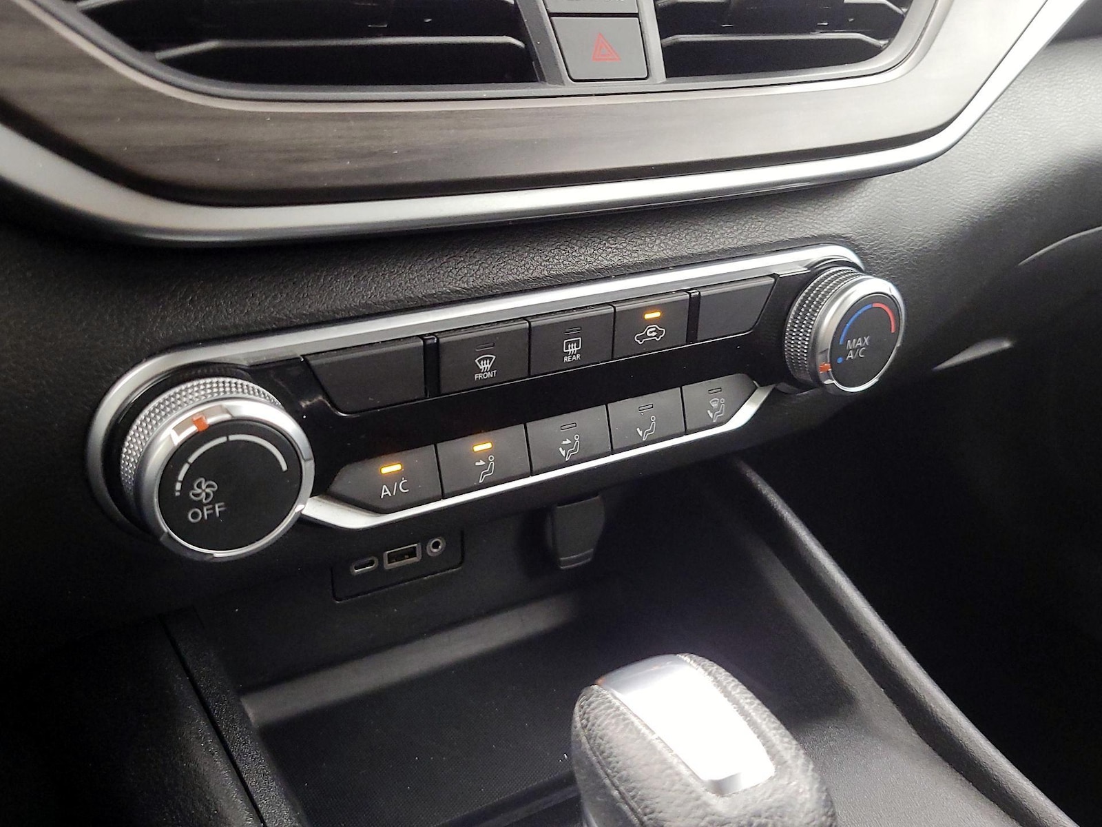 2025 Nissan Altima SV - Photo 17