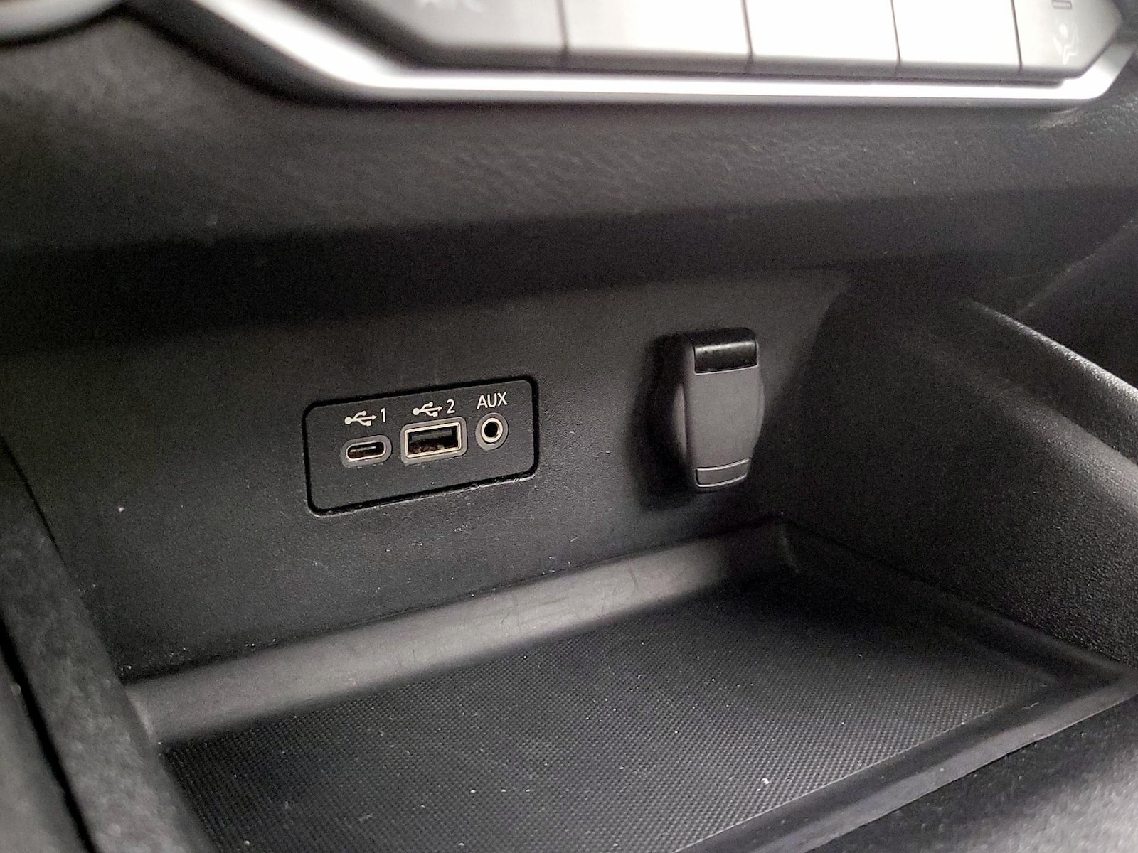 2025 Nissan Altima SV - Photo 19