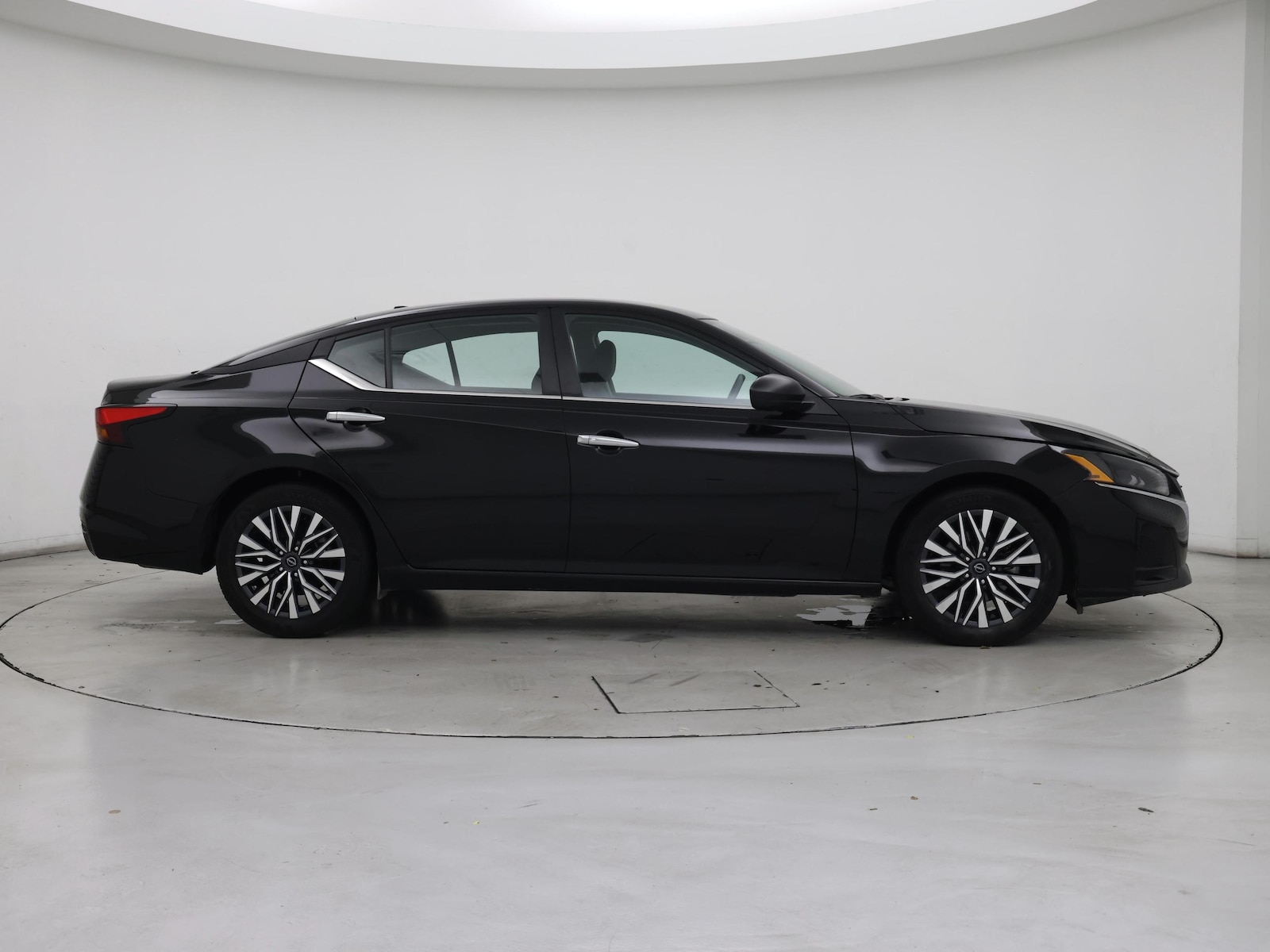 2025 Nissan Altima SV - Photo 8