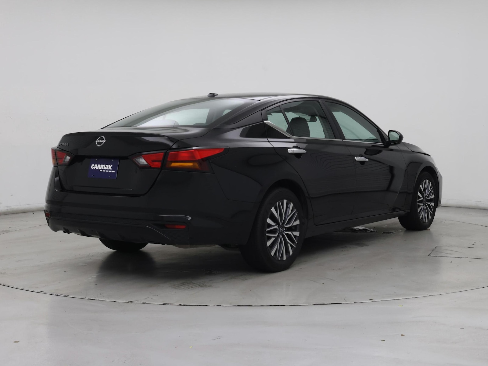 2025 Nissan Altima SV - Photo 9