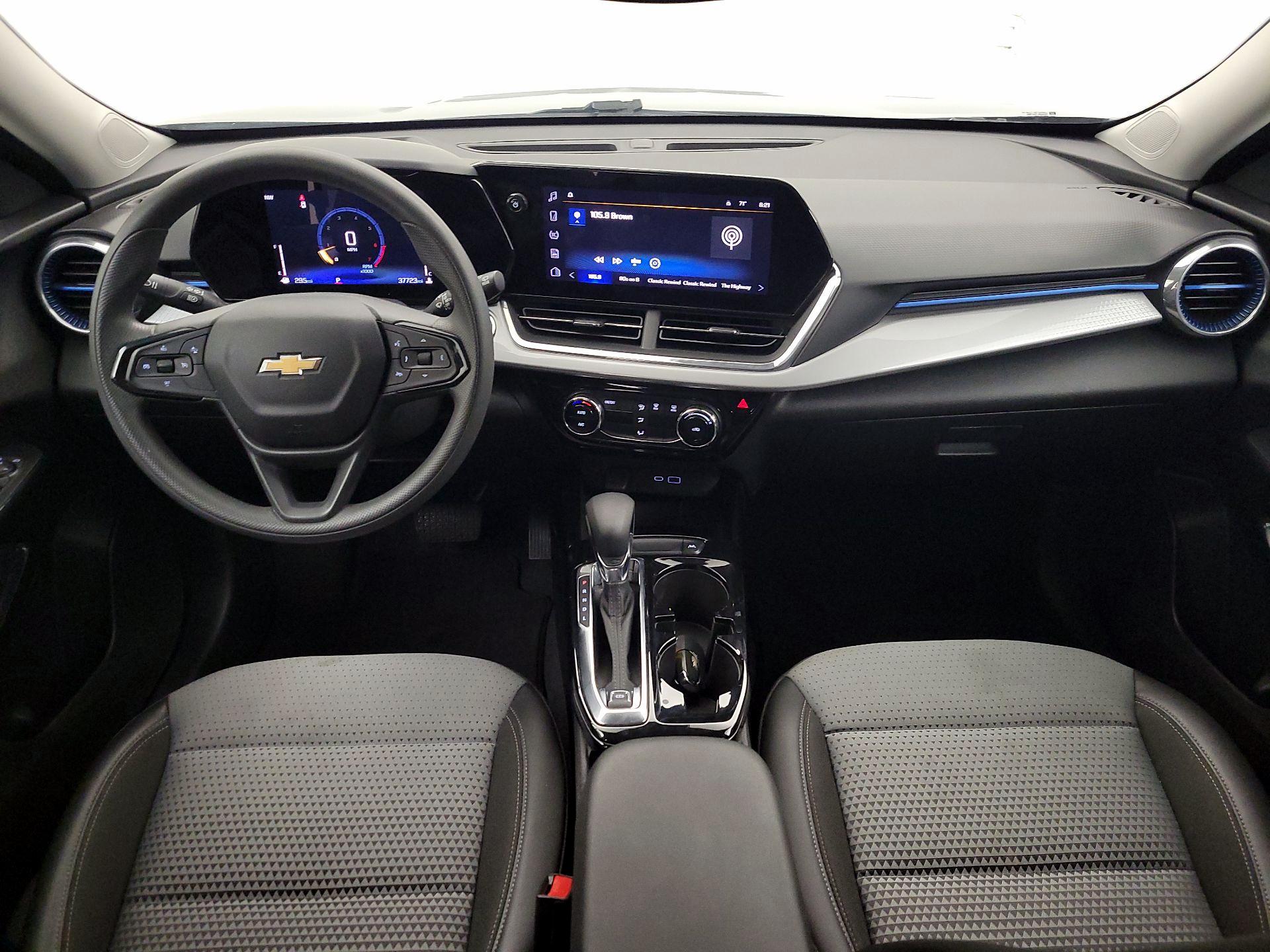 Thumbnail: 2025 Chevrolet Trax - 9