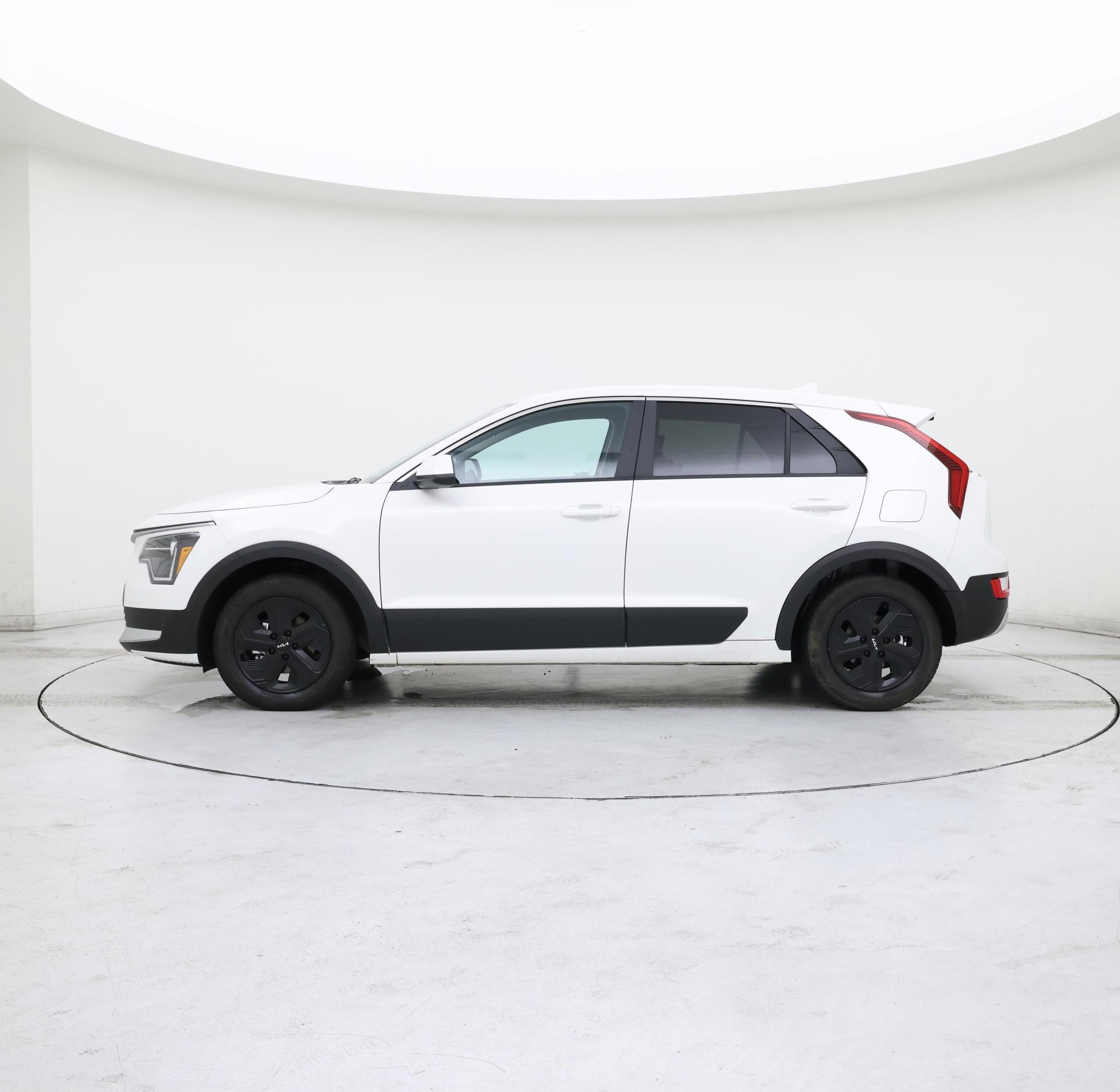 Thumbnail: 2026 Kia Niro - 3