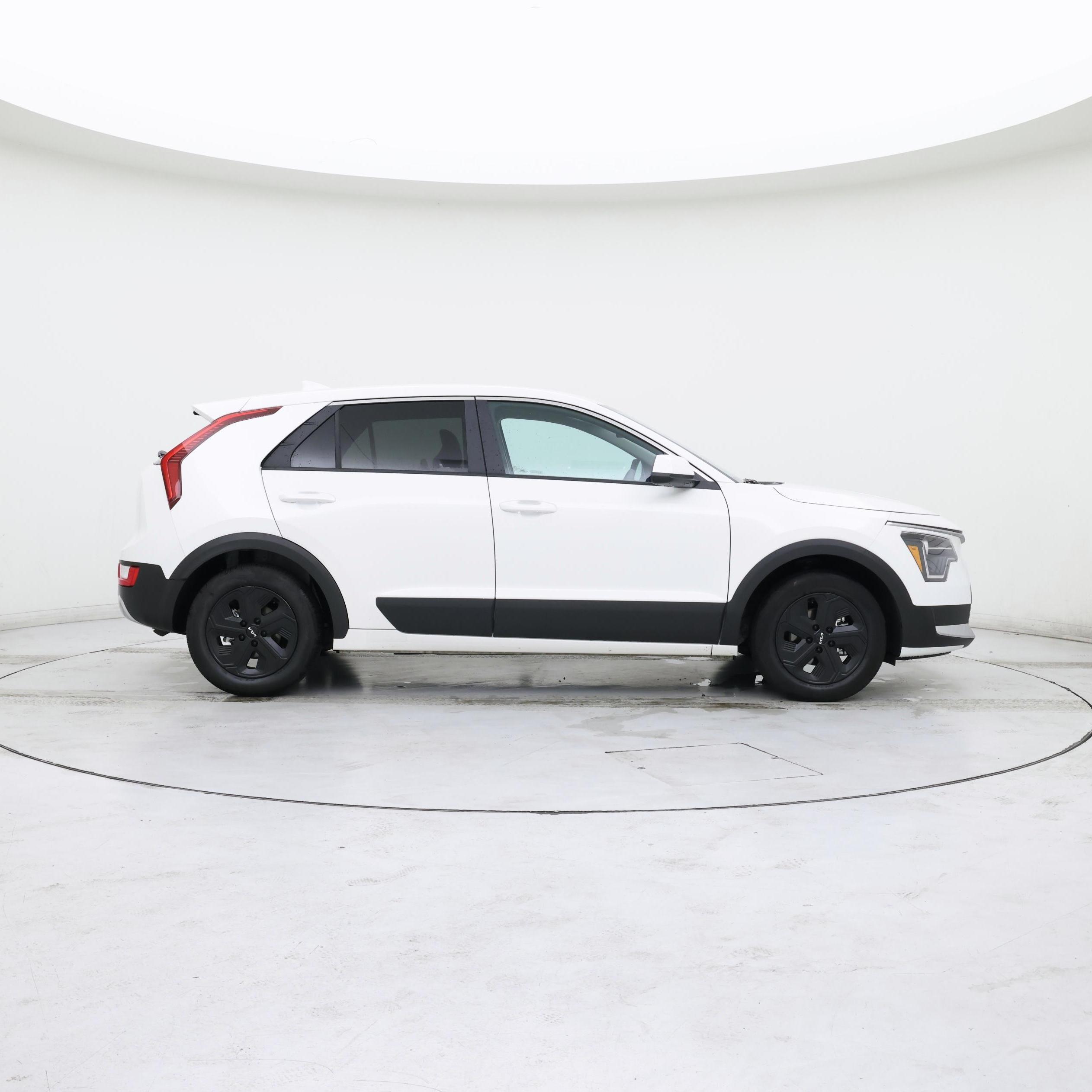 Thumbnail: 2026 Kia Niro - 7