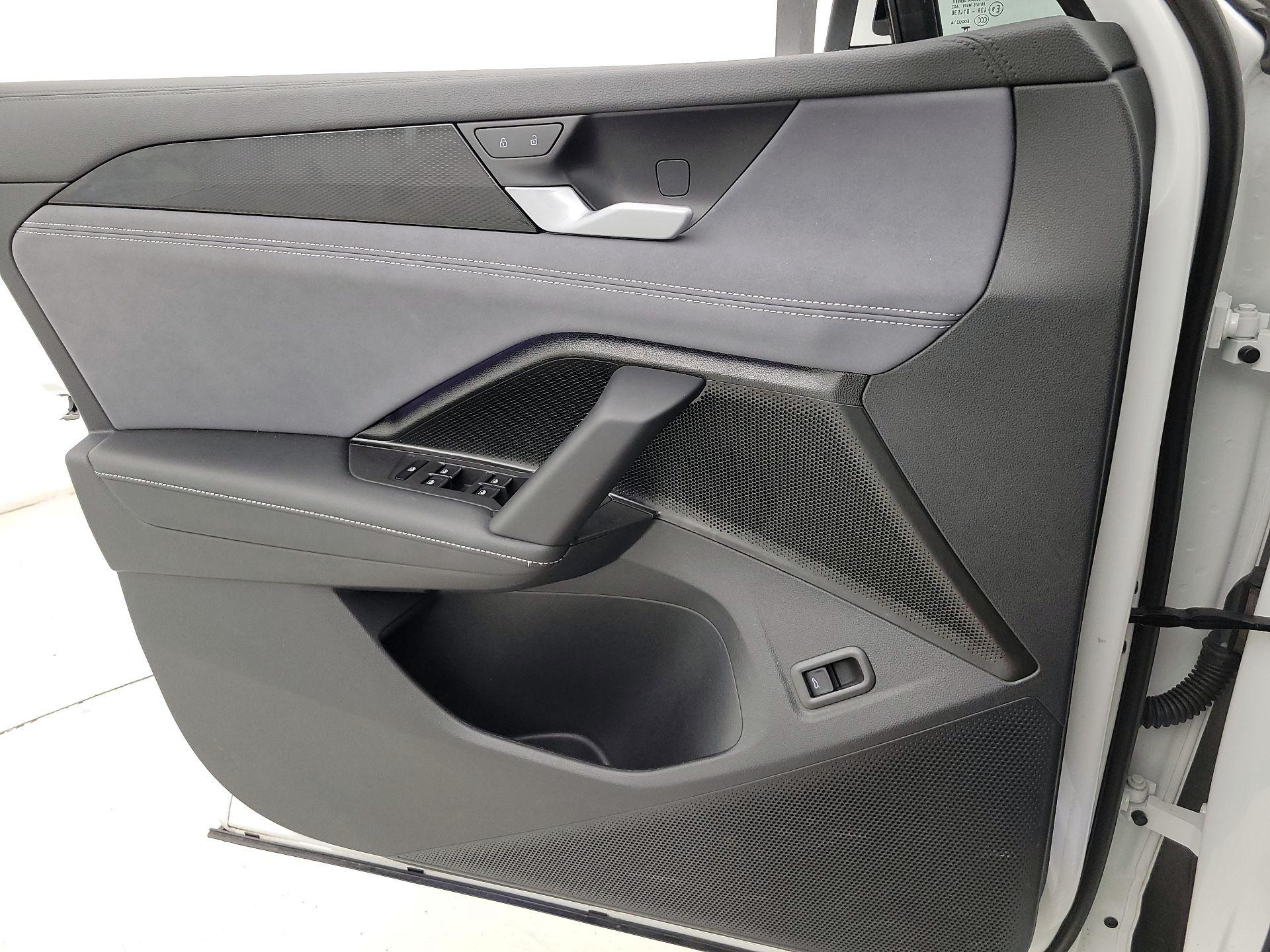 Thumbnail: 2026 Volkswagen Tiguan - 12