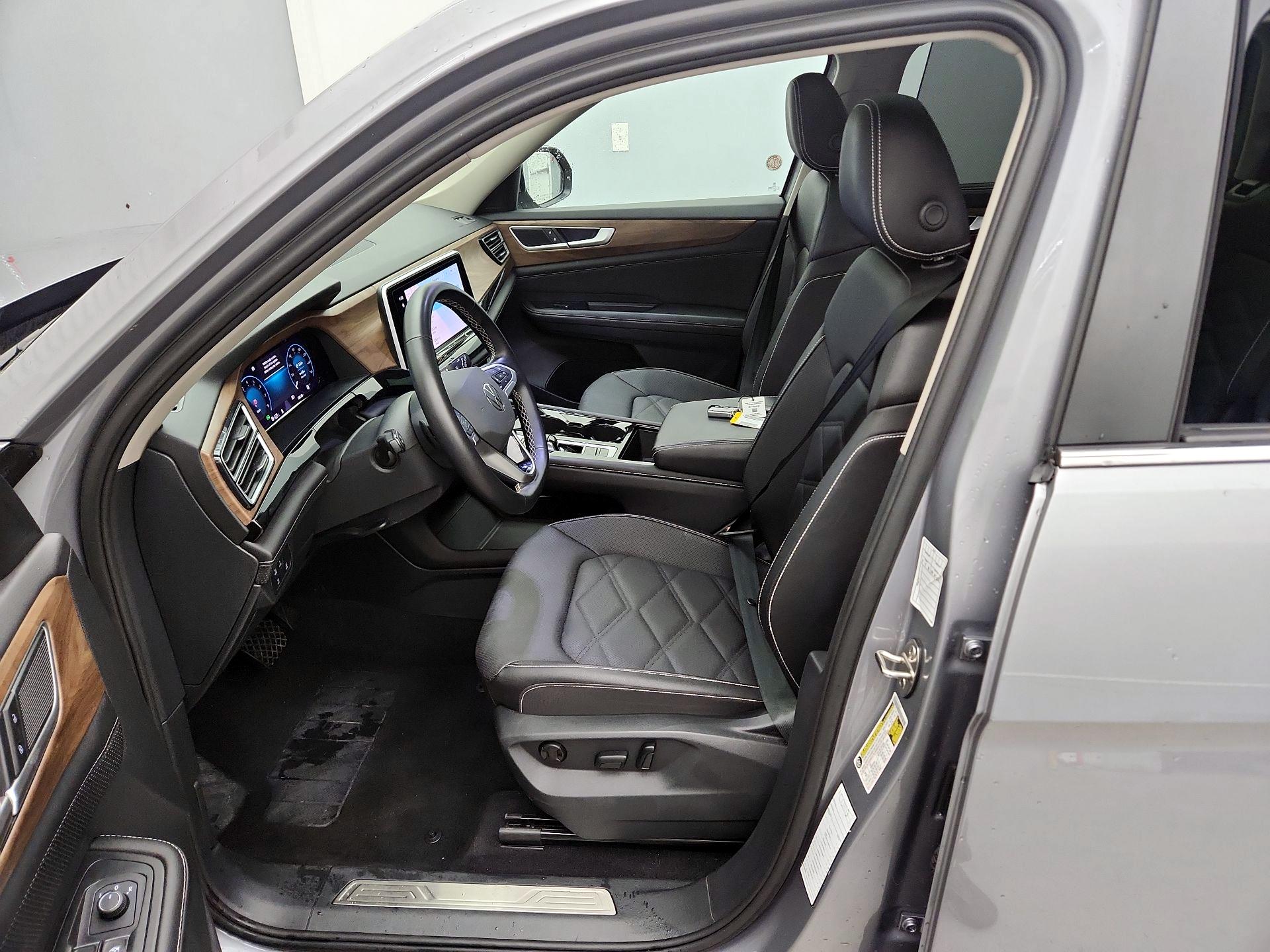 Thumbnail: 2025 Volkswagen Atlas - 11