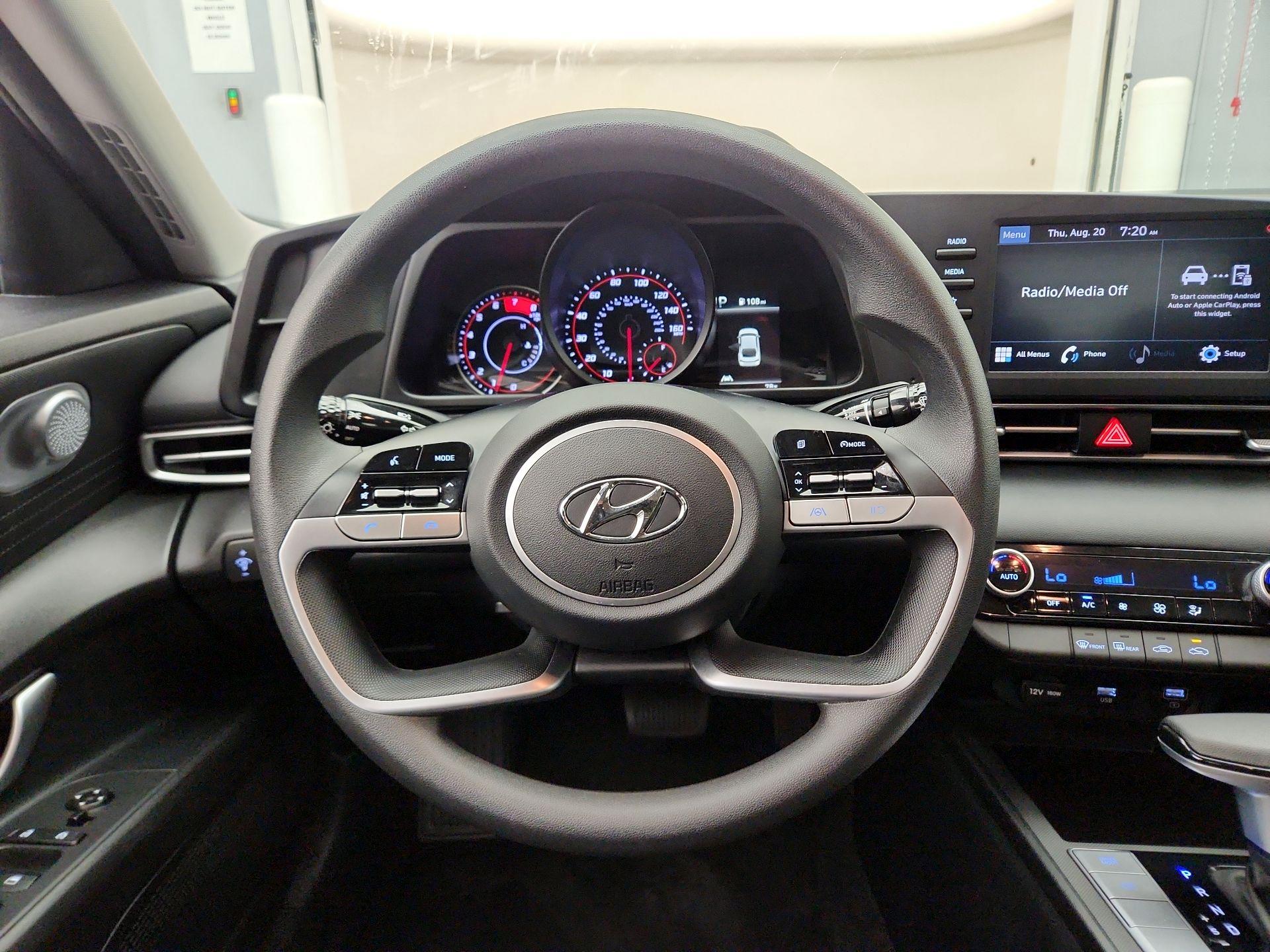 Thumbnail: 2023 Hyundai Elantra - 10