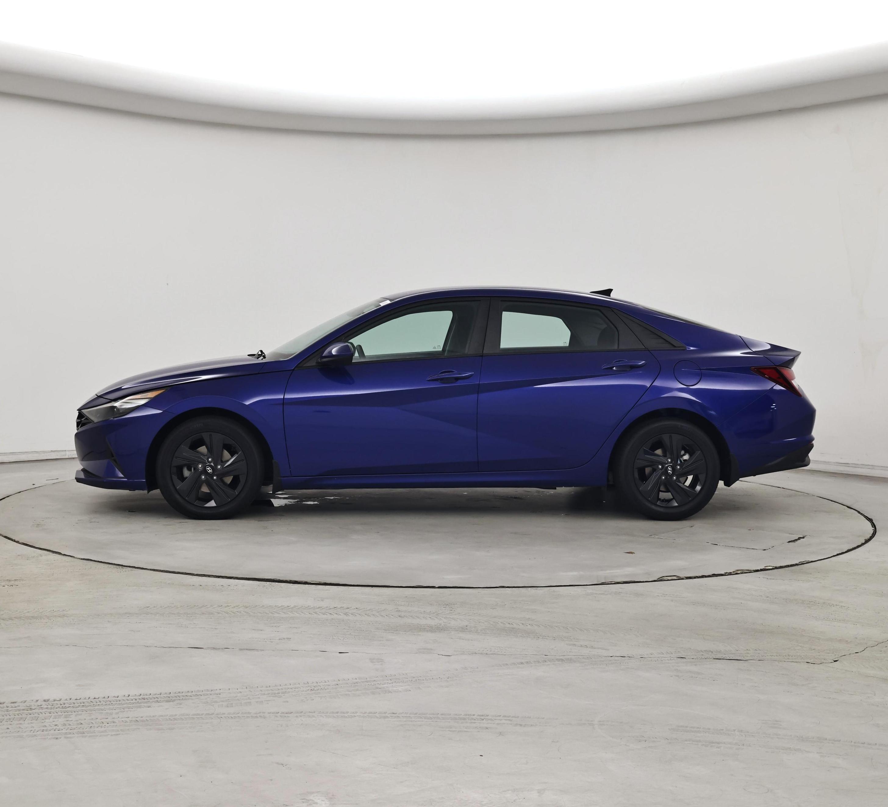 Thumbnail: 2023 Hyundai Elantra - 3