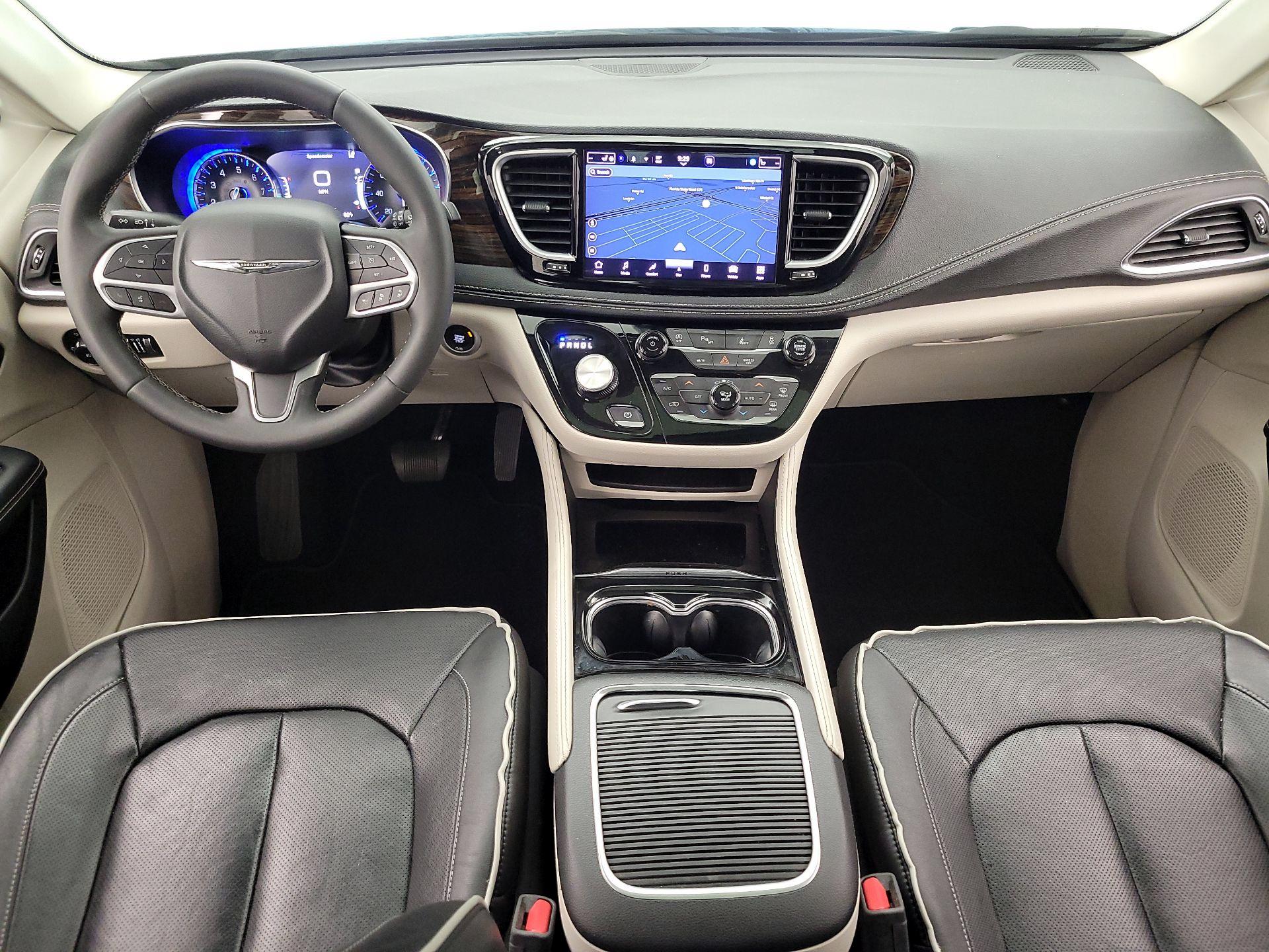 Thumbnail: 2023 Chrysler Pacifica - 9