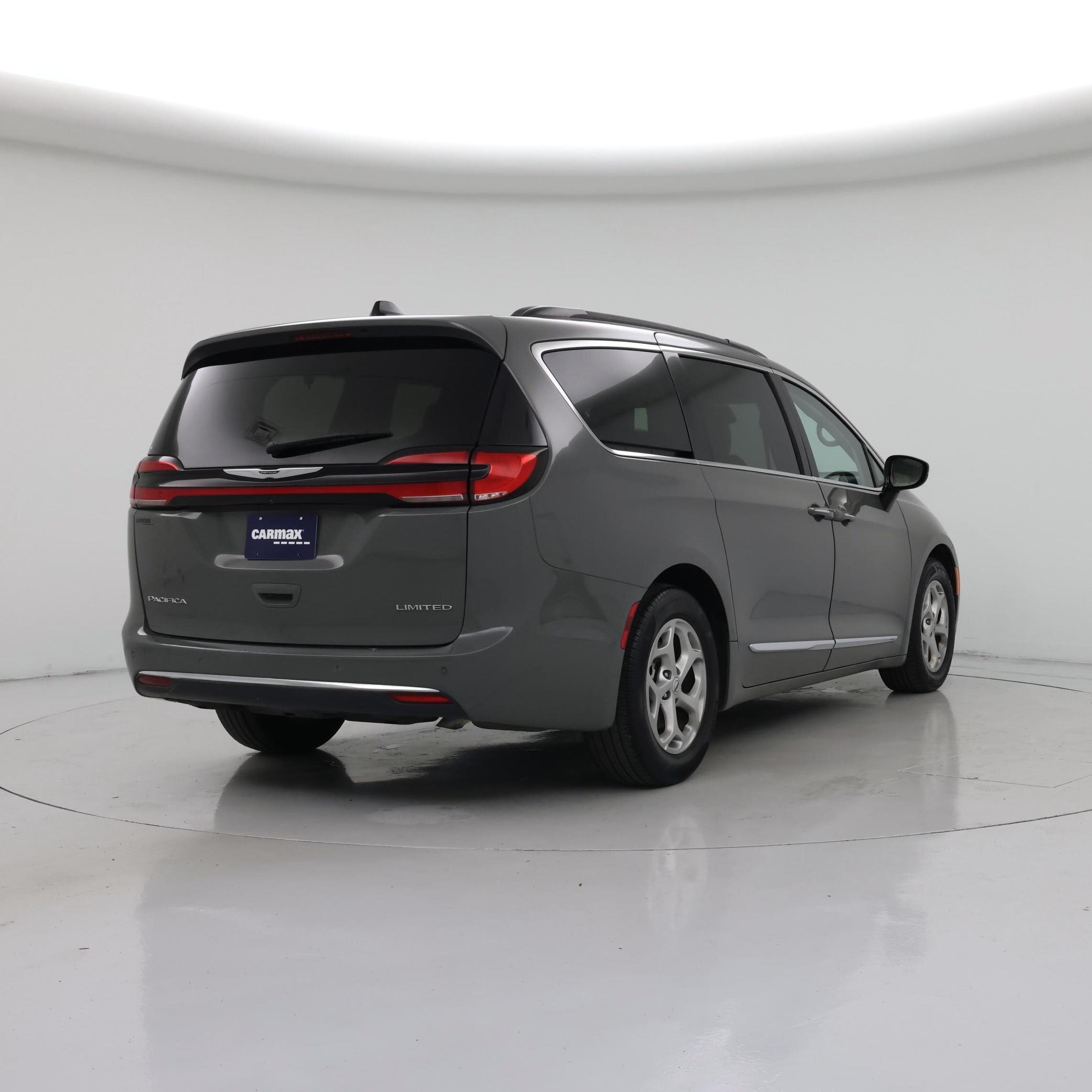 Thumbnail: 2023 Chrysler Pacifica - 8