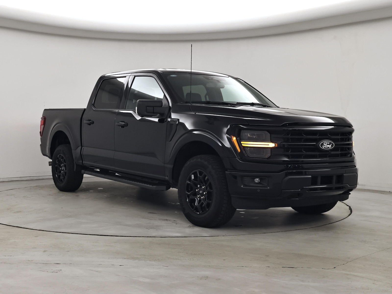 2024 Ford F-150 XLT - Photo 2