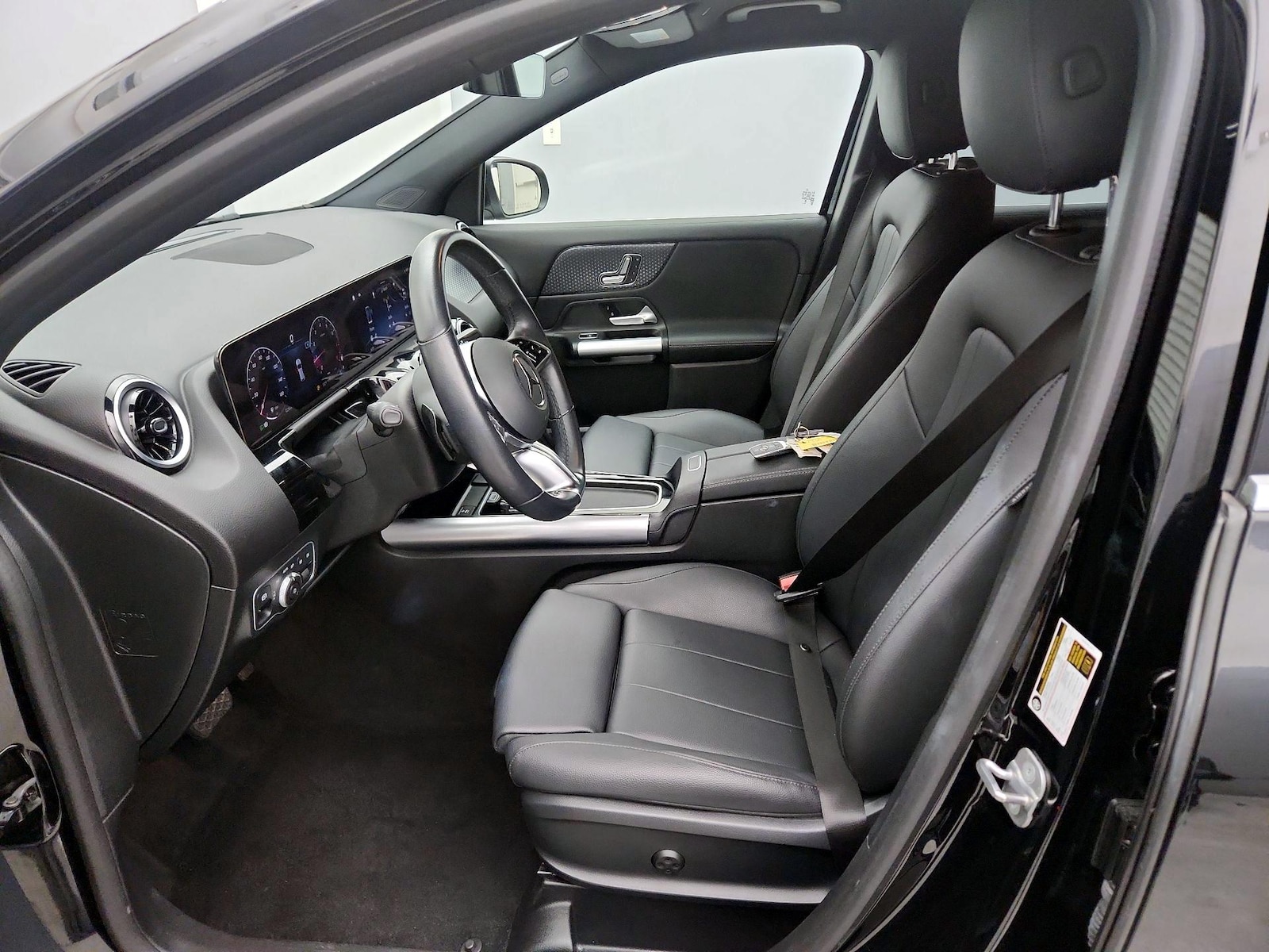 Side Airbags & Leatherette Seats