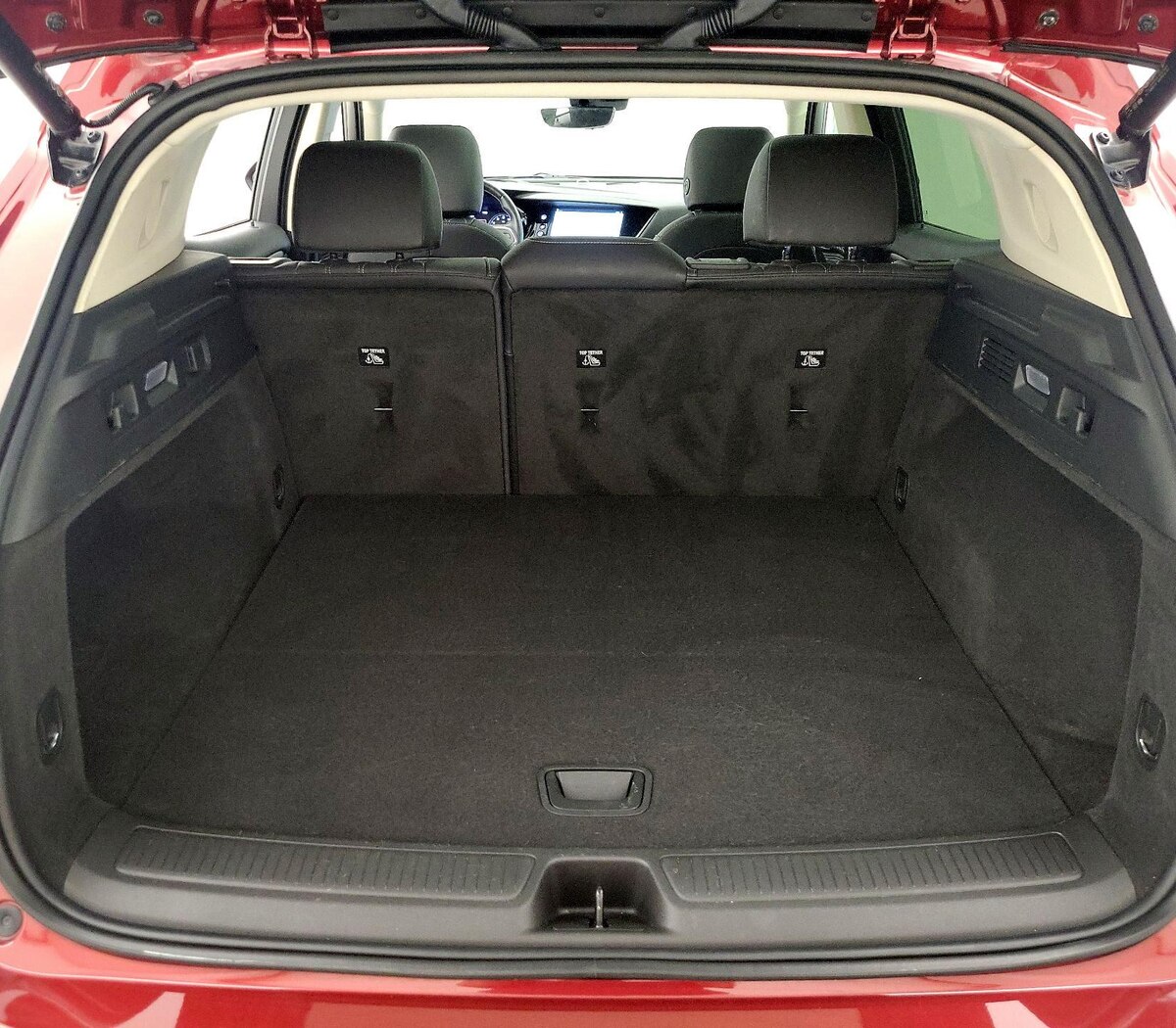 Trunk/Cargo (Seats Up)