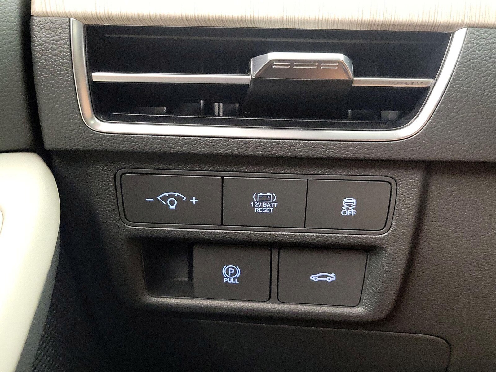 2025 Hyundai Sonata Hybrid SEL - Photo 14