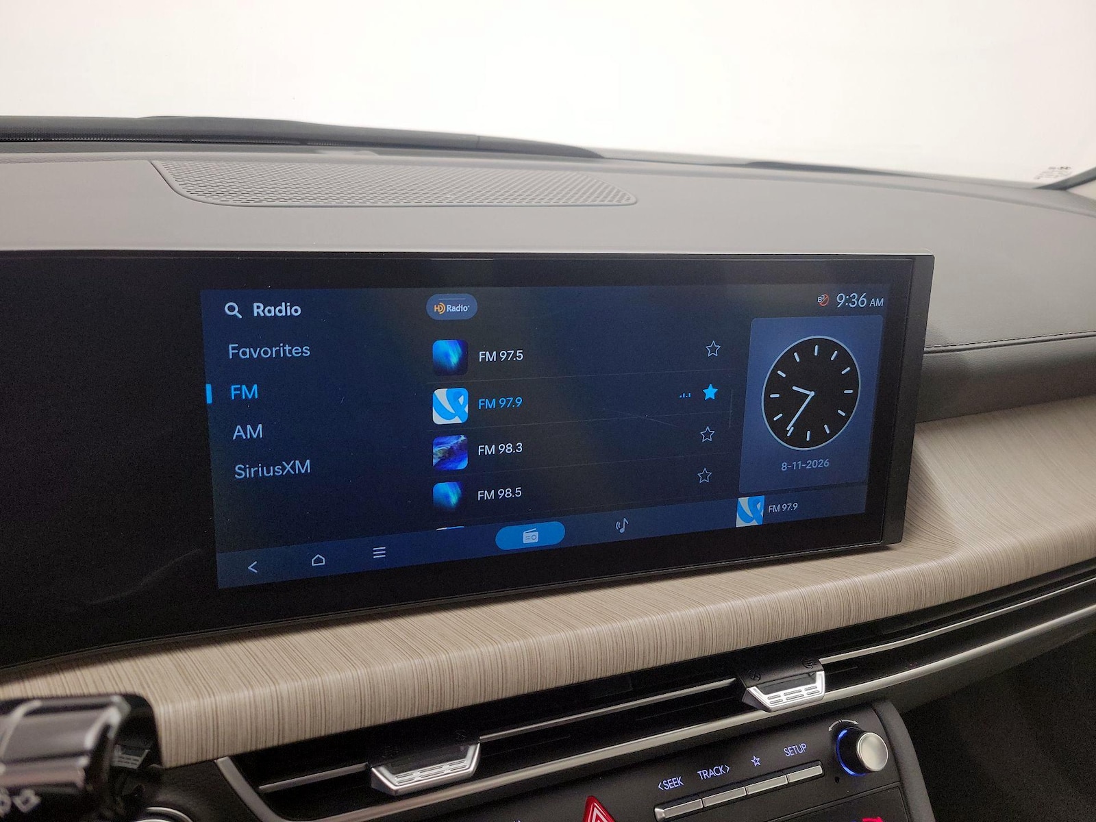 2025 Hyundai Sonata Hybrid SEL - Photo 16