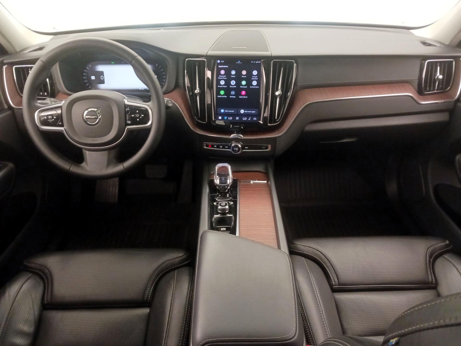 Thumbnail: 2023 Volvo XC60 - 9