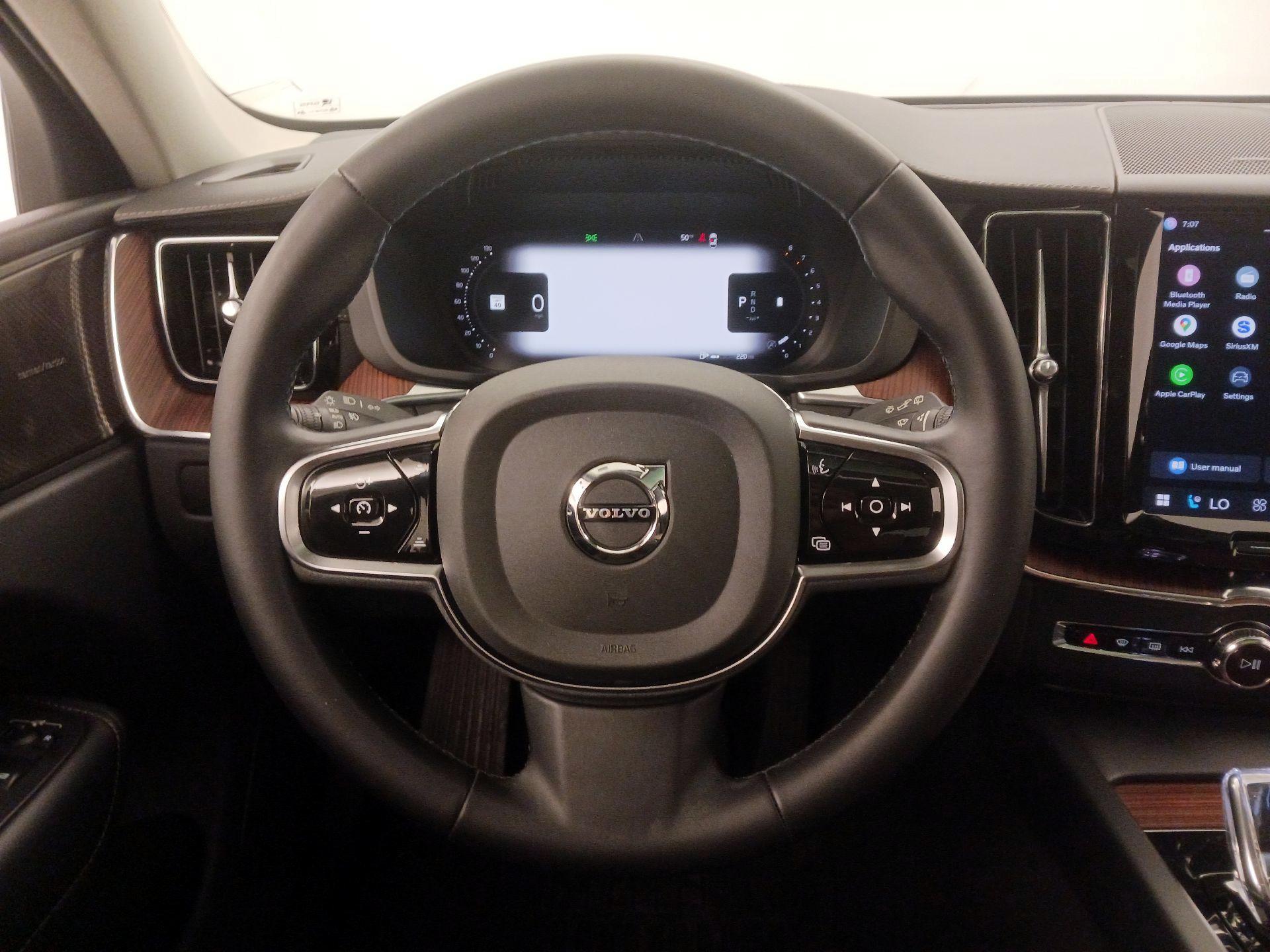 Thumbnail: 2023 Volvo XC60 - 10