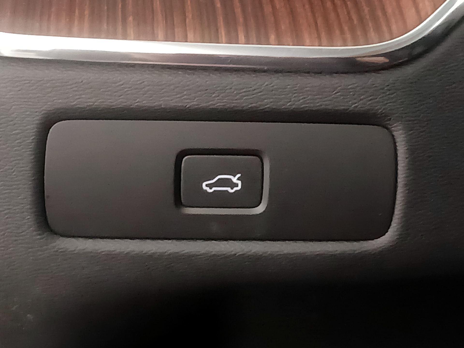 Thumbnail: 2023 Volvo XC60 - 13