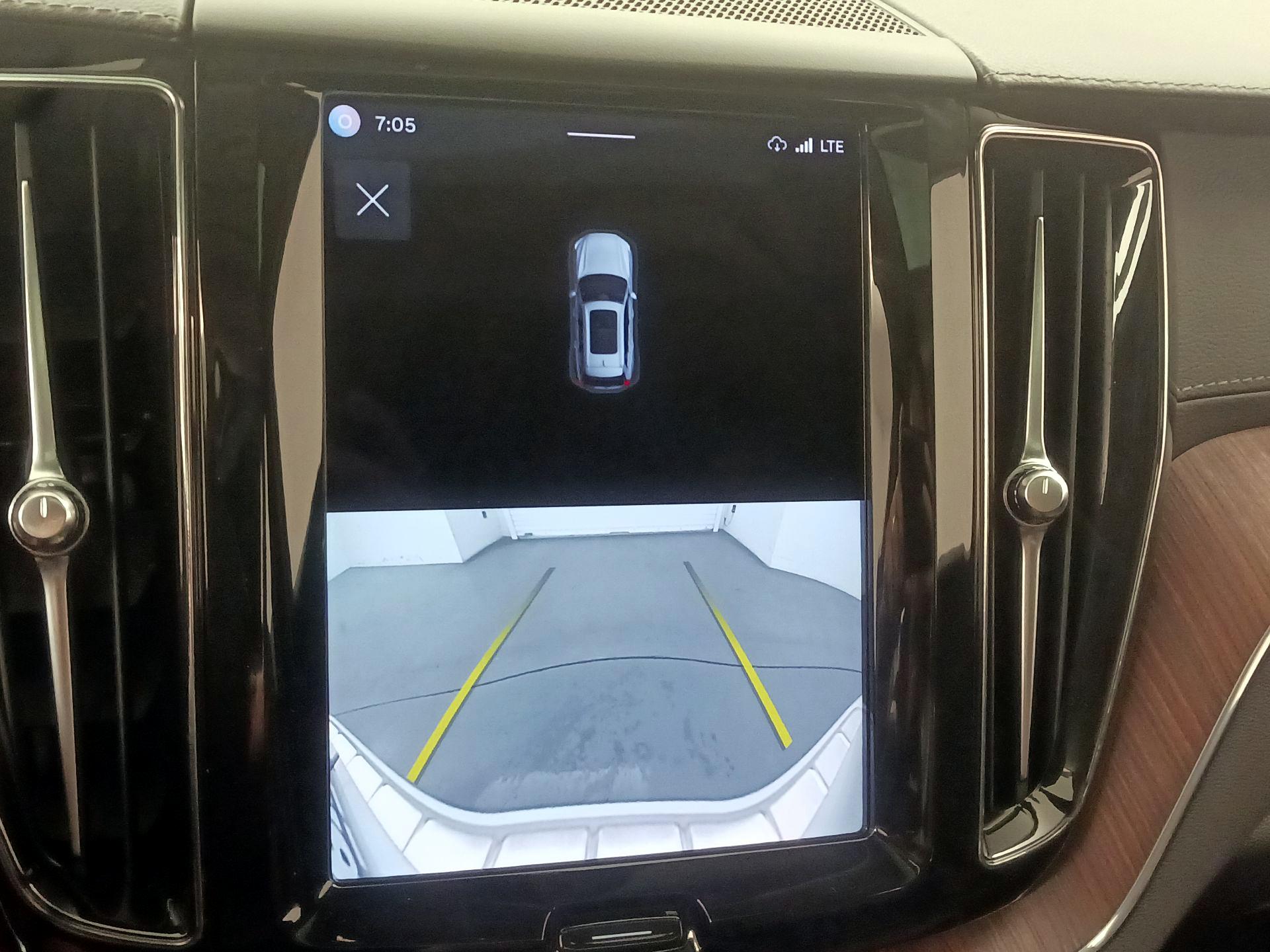 Thumbnail: 2023 Volvo XC60 - 14