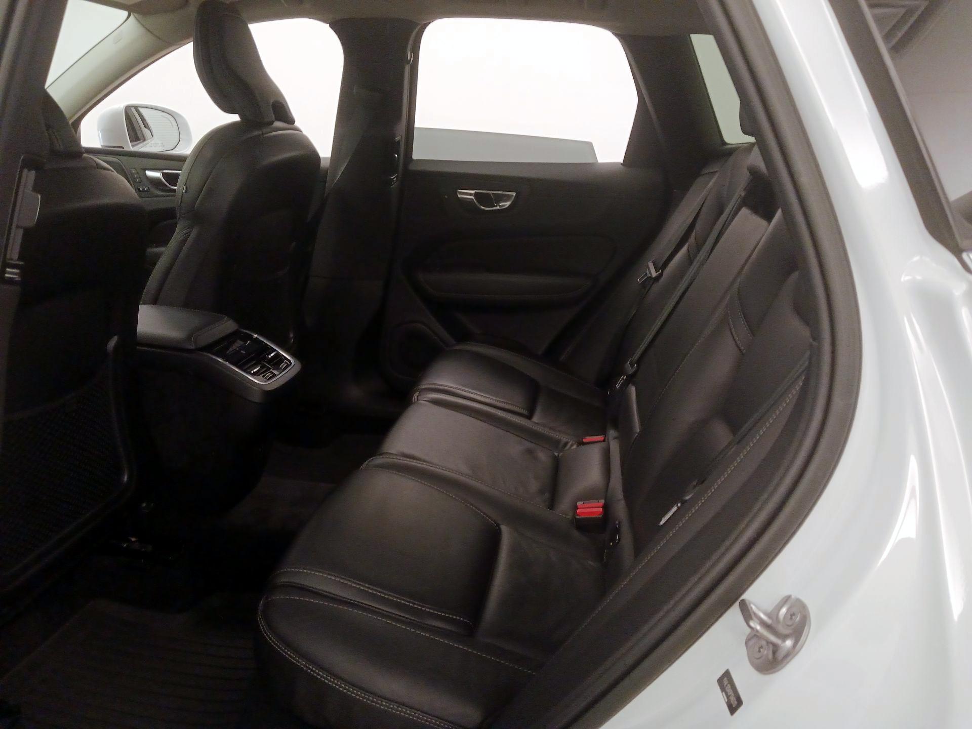 Thumbnail: 2023 Volvo XC60 - 20