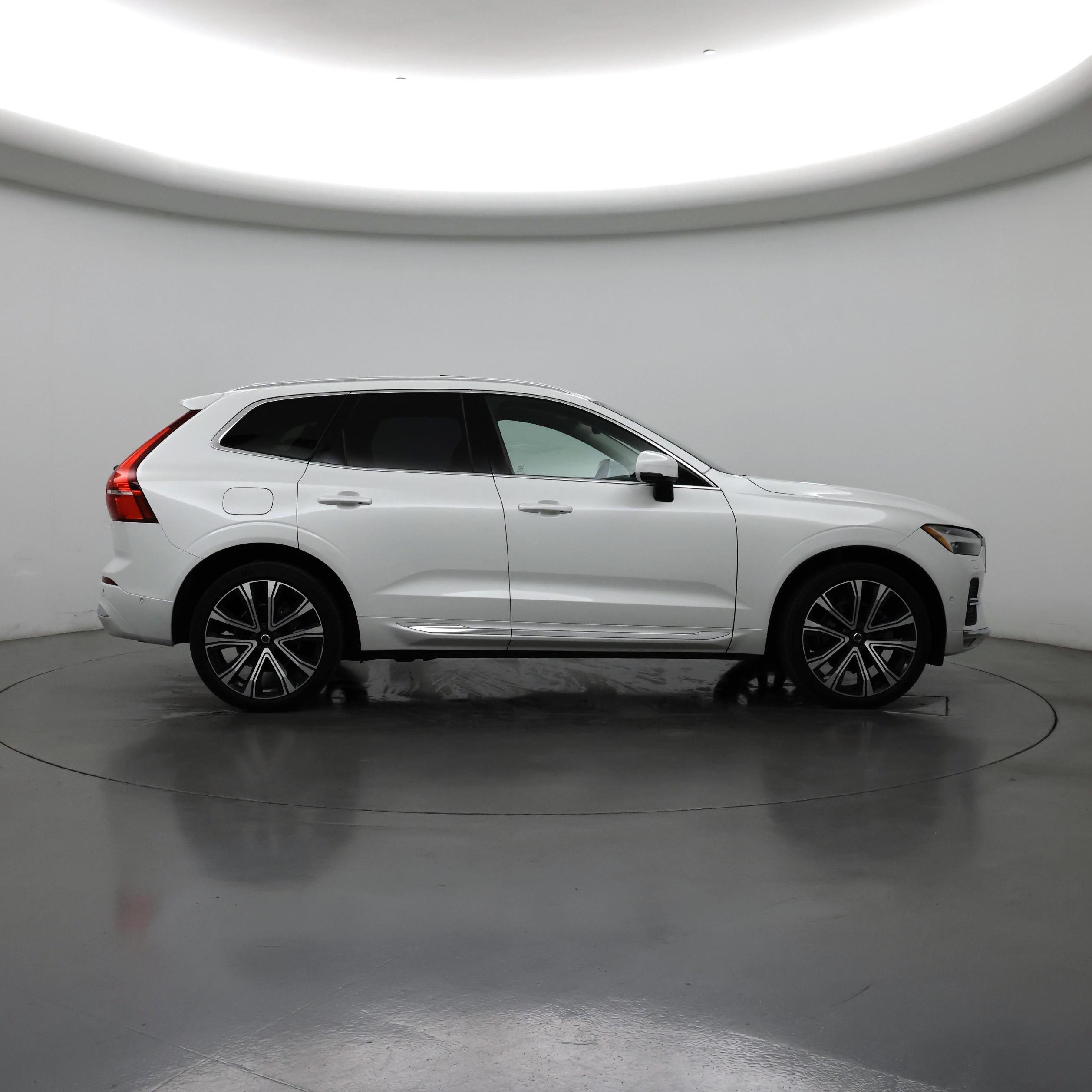 Thumbnail: 2023 Volvo XC60 - 7