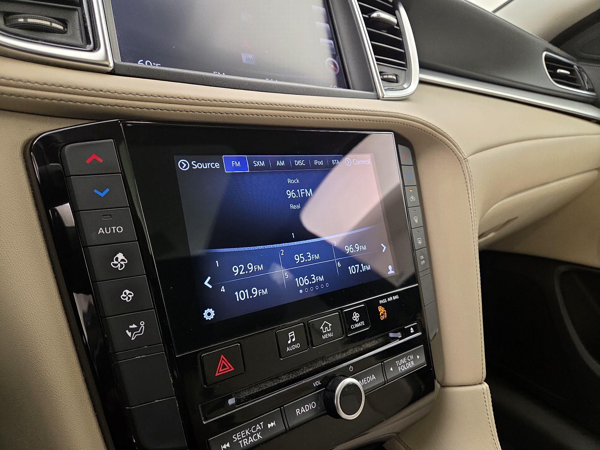 Thumbnail: 2019 INFINITI QX50 - 16