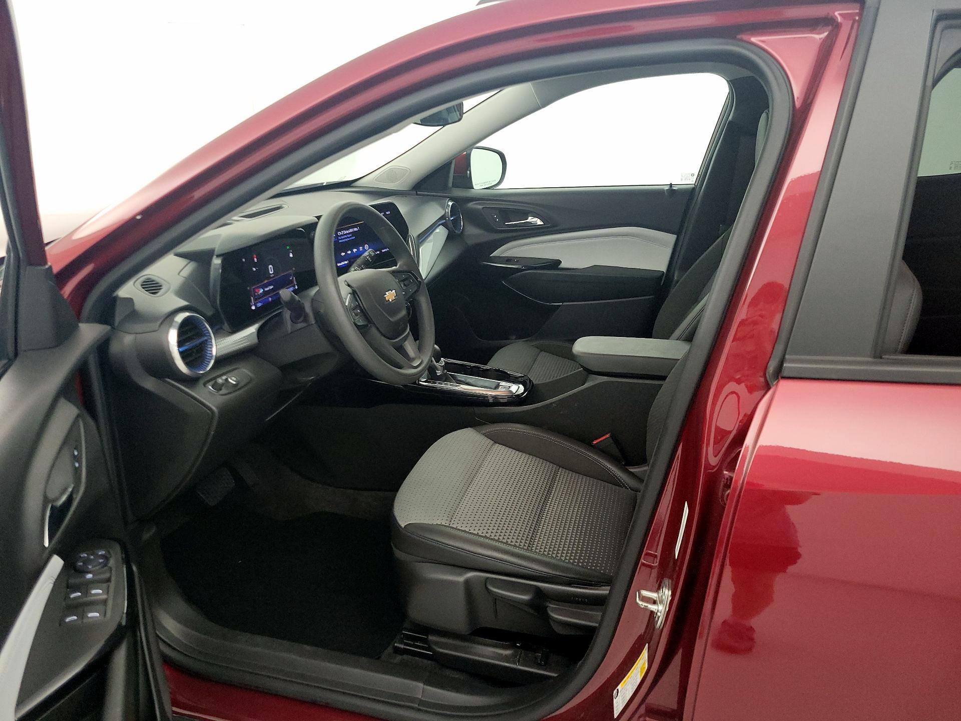 Thumbnail: 2025 Chevrolet Trax - 9
