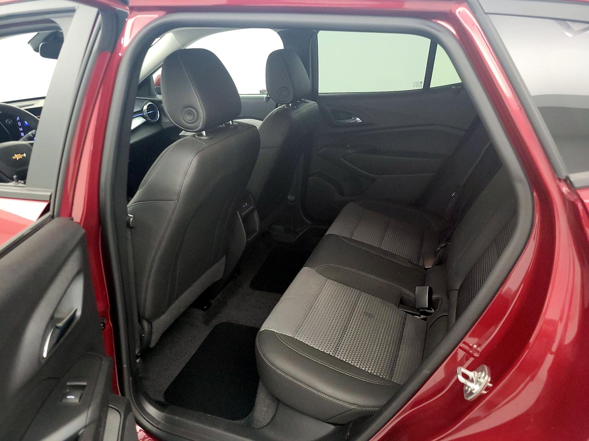 Thumbnail: 2025 Chevrolet Trax - 17