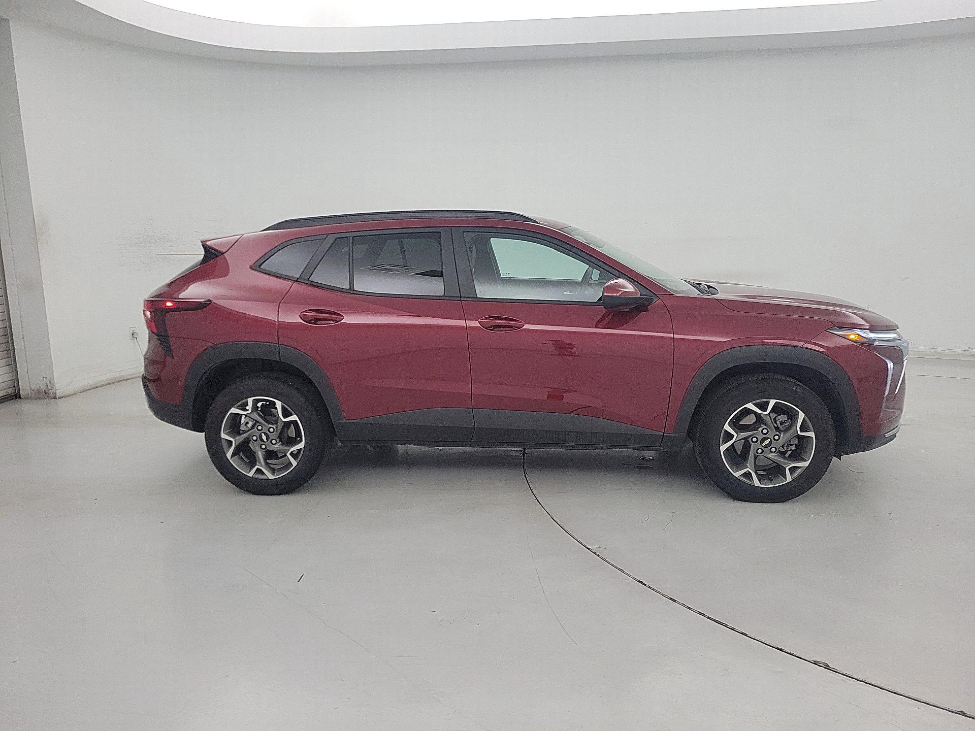 Thumbnail: 2025 Chevrolet Trax - 4