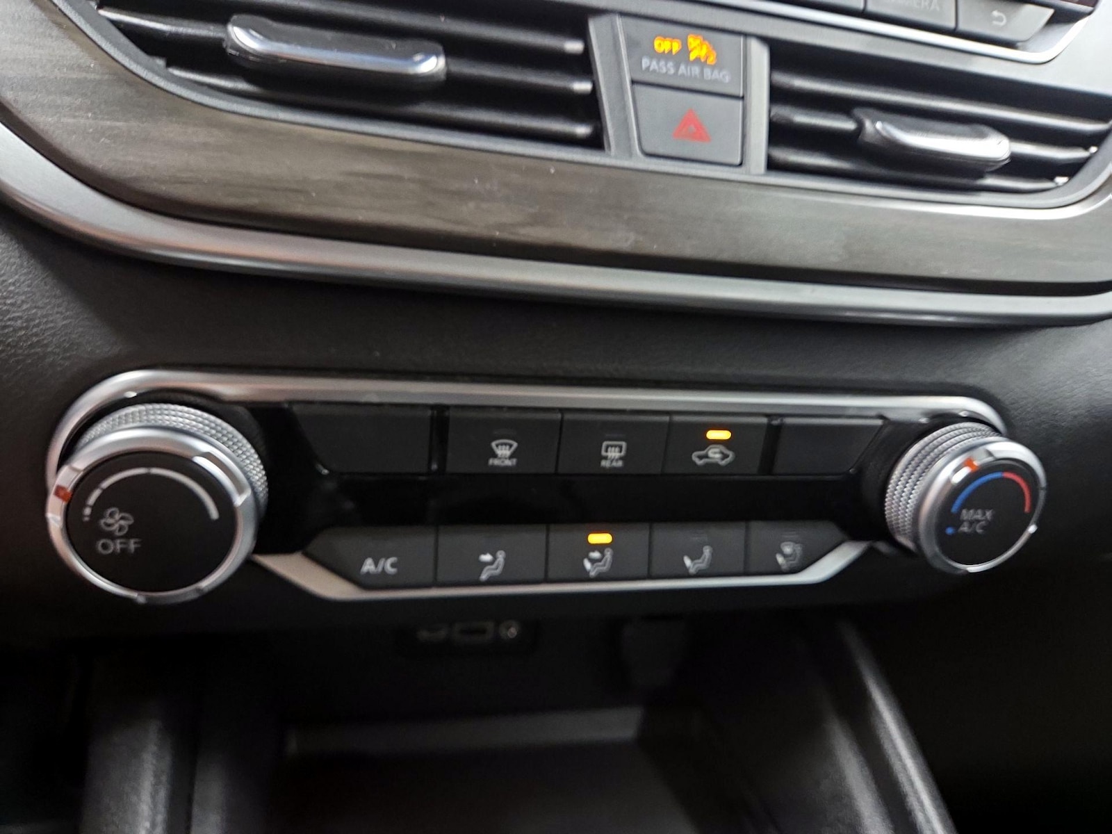 2025 Nissan Altima SV - Photo 14