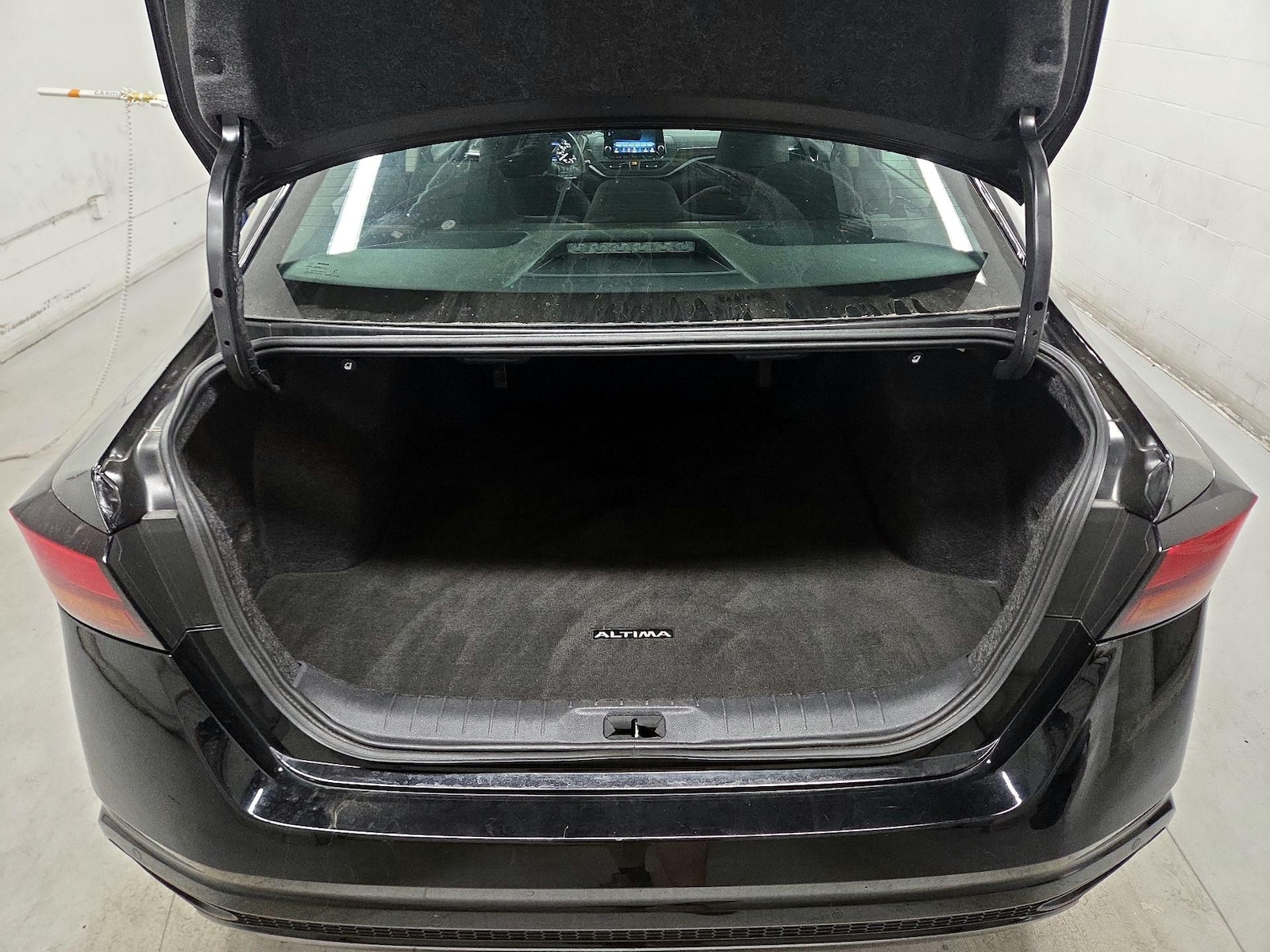 2025 Nissan Altima SV - Photo 17